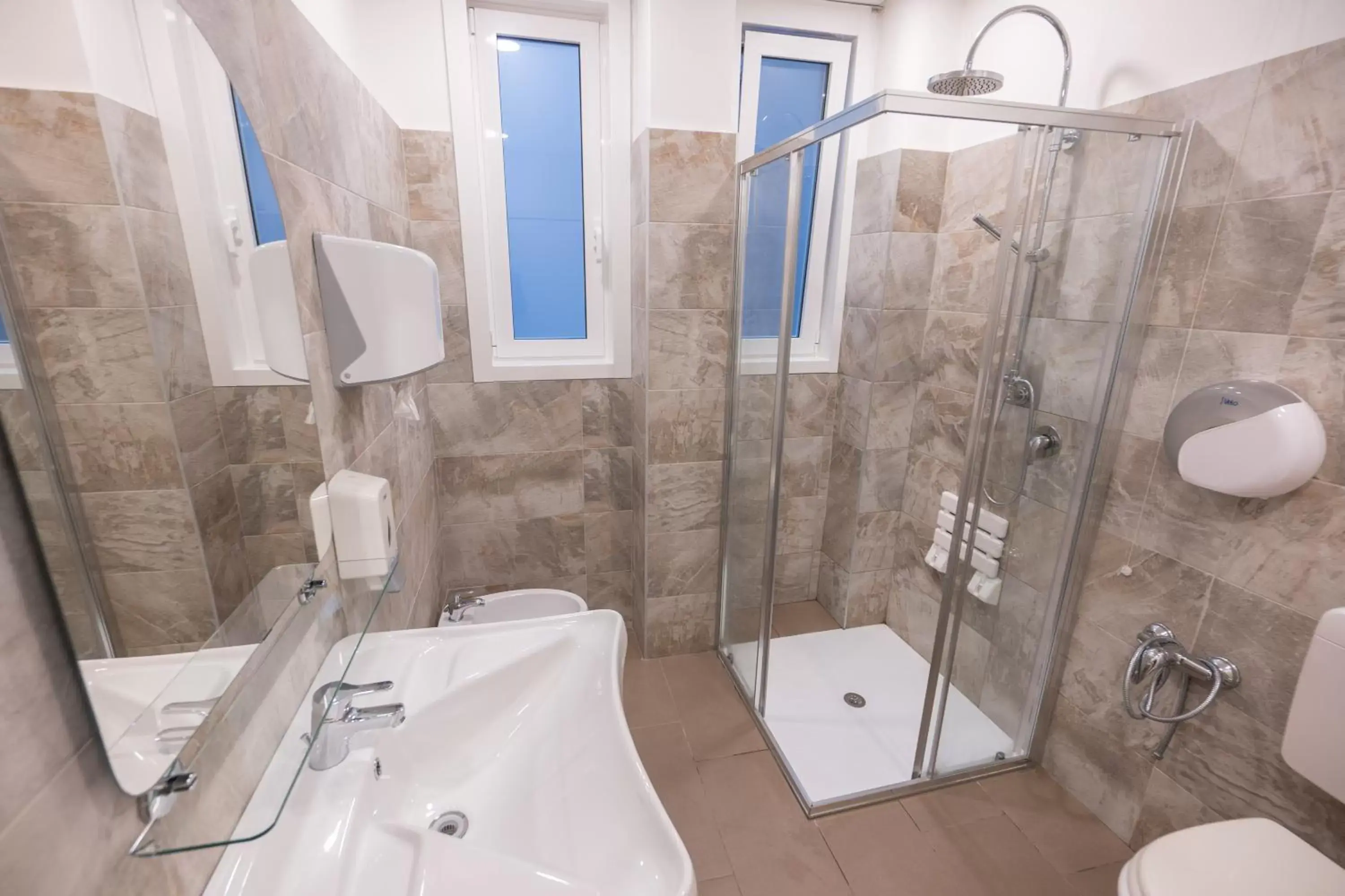 Shower, Bathroom in Nuovo Albergo Centro