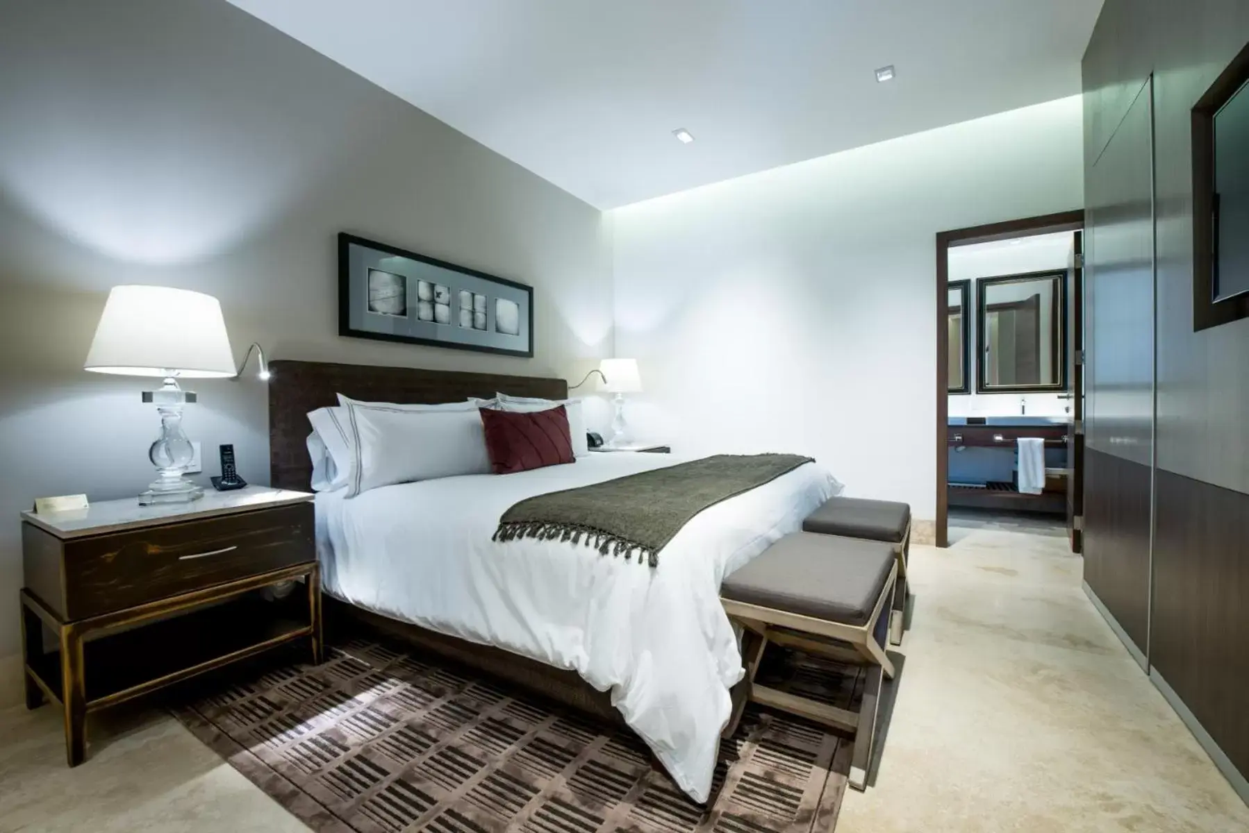 Master Suite in Square Small Luxury Hotel - Providencia