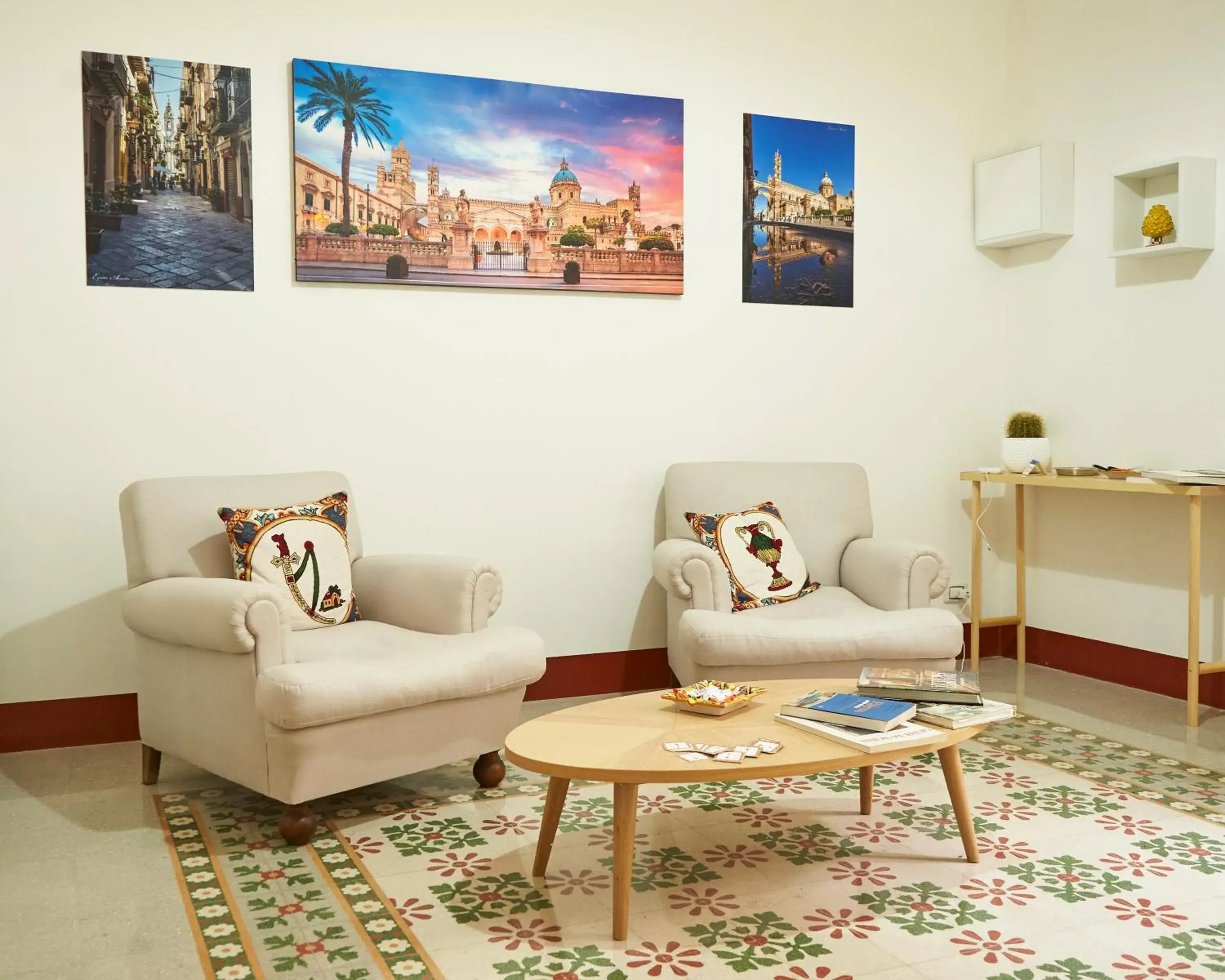 Living room, Seating Area in Ballarò Guest House