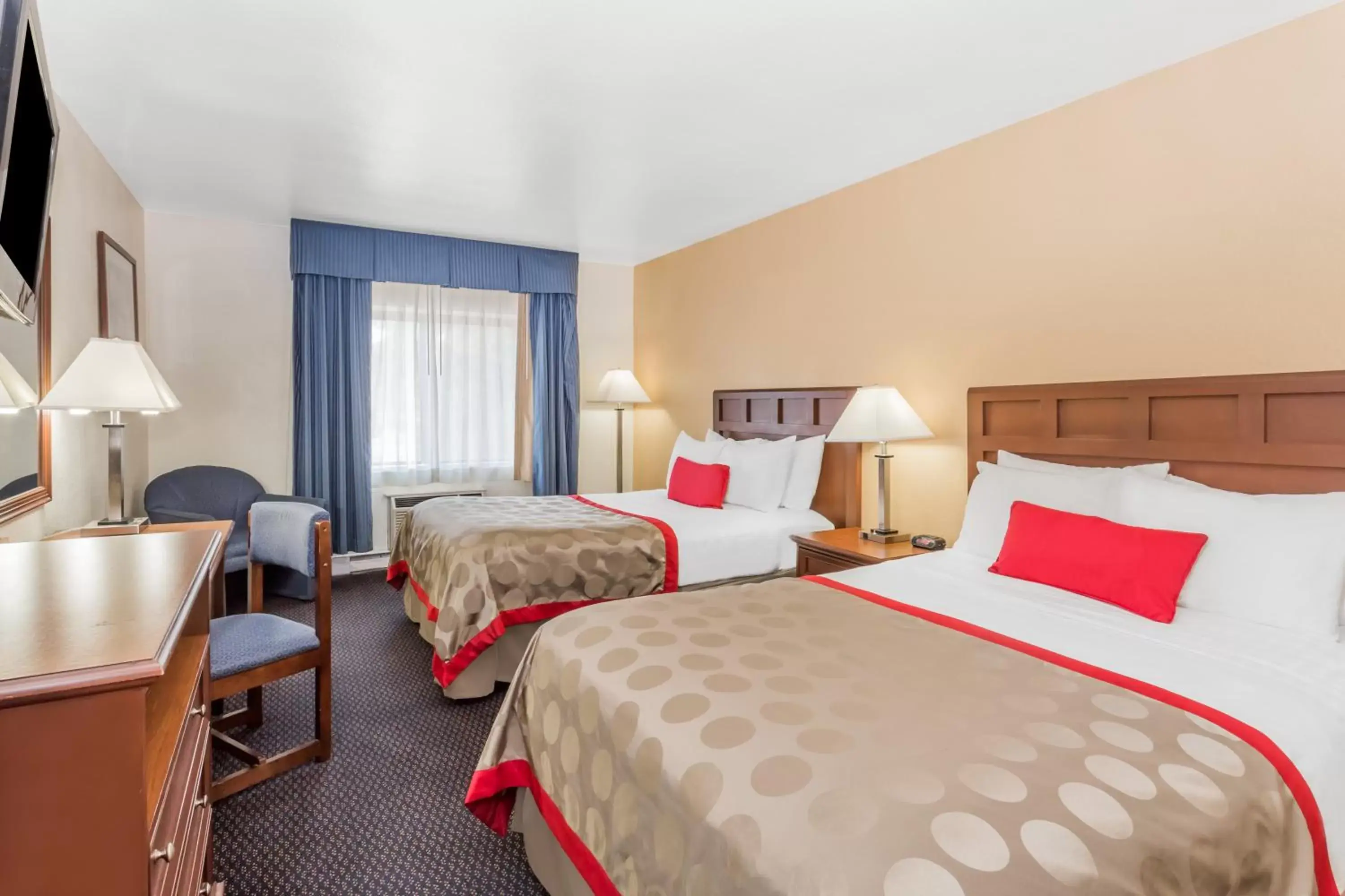 Double Room with Two Double Beds - Non-Smoking in Baymont by Wyndham Waukesha