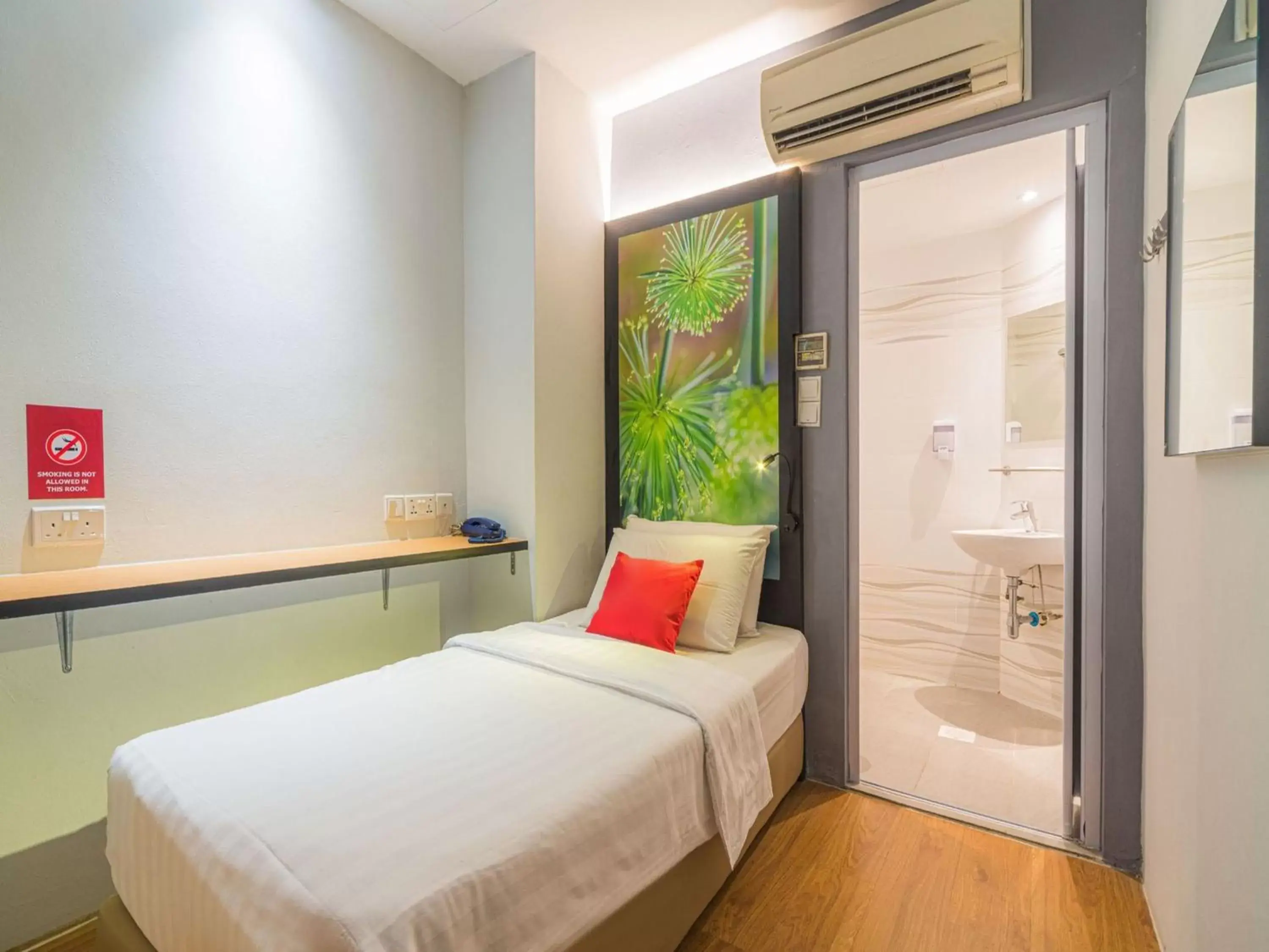 Bed in Hi Hotel Dot Bed in Hi Hotel Dot