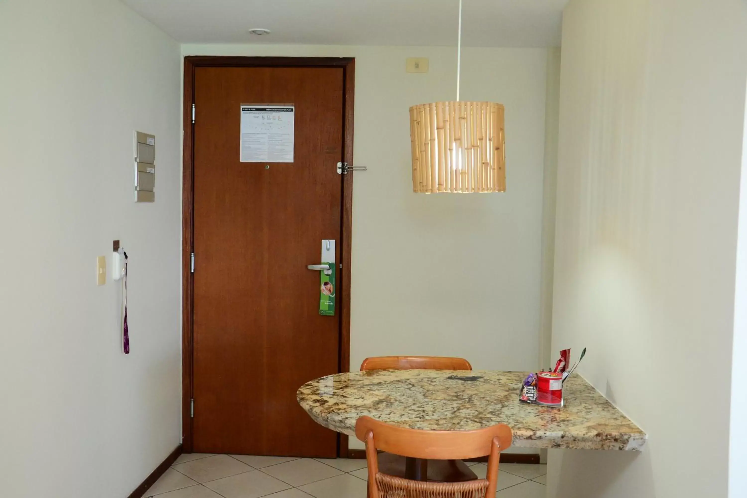 Photo of the whole room, Dining Area in Quality Suites Natal