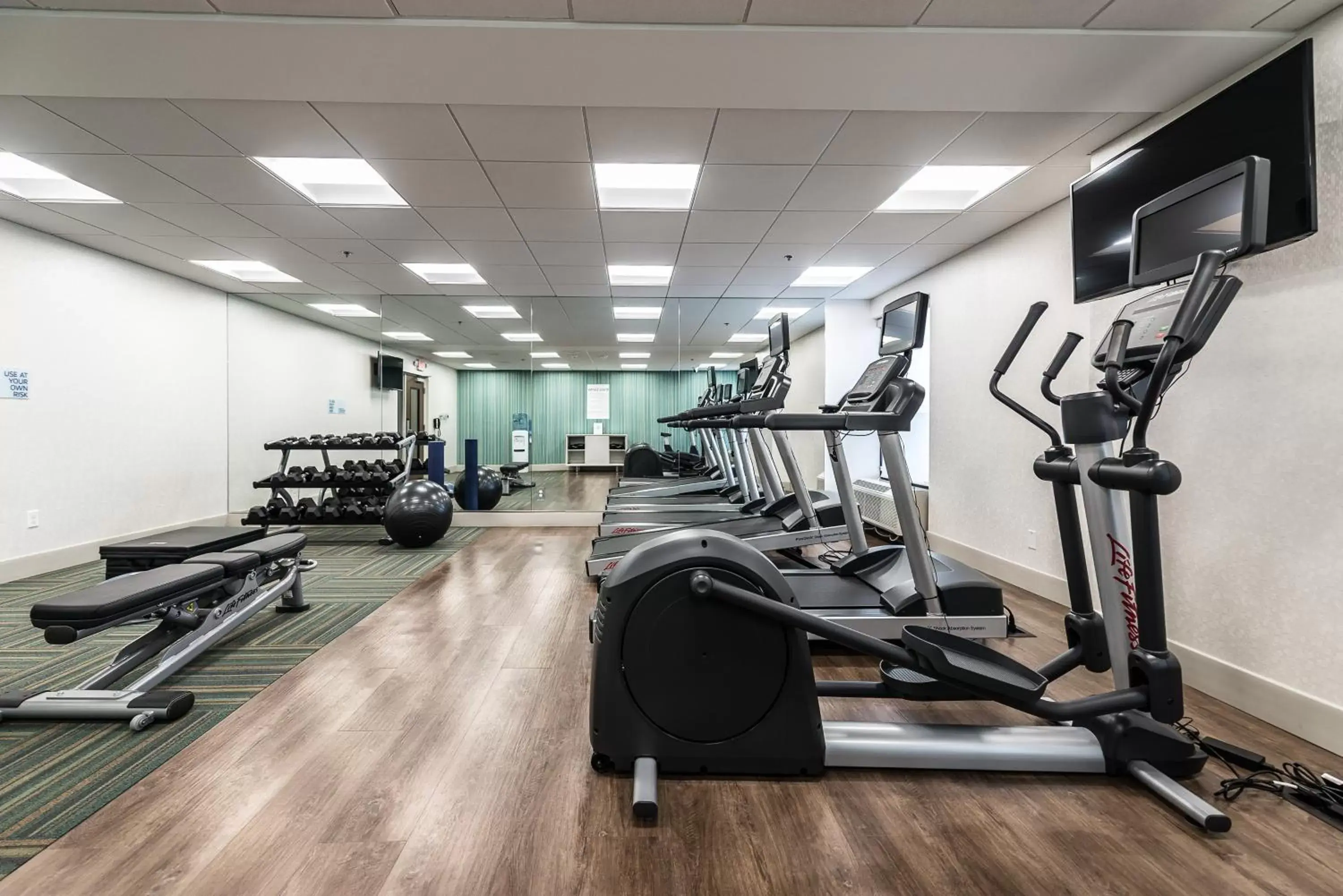 Fitness centre/facilities in Holiday Inn Express Flint-Campus Area by IHG Fitness centre/facilities in Holiday Inn Express Flint-Campus Area by IHG