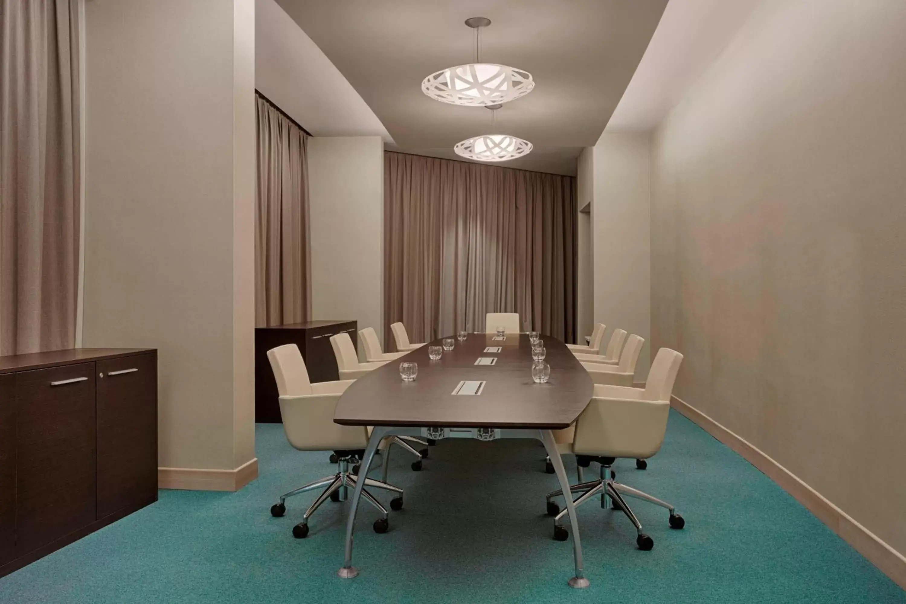 Meeting/conference room in Four Points by Sheraton Oran