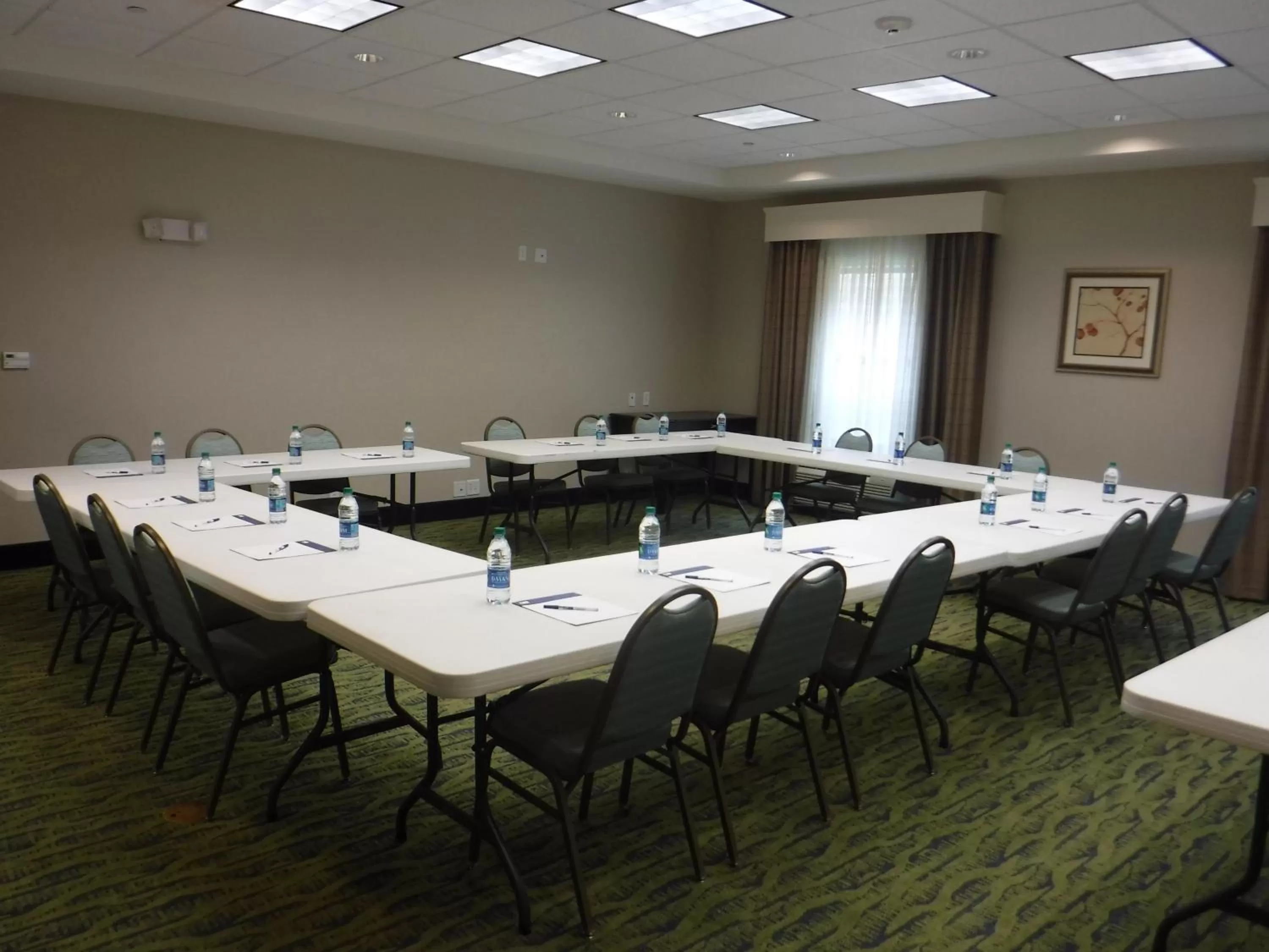 Meeting/conference room in Holiday Inn Express West Jefferson by IHG