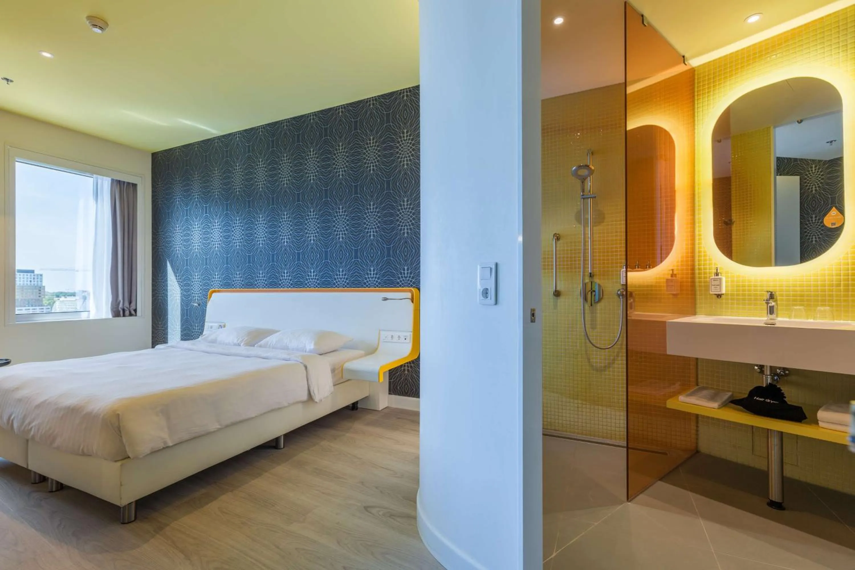 Bedroom, Bed in Park Inn by Radisson Amsterdam City West