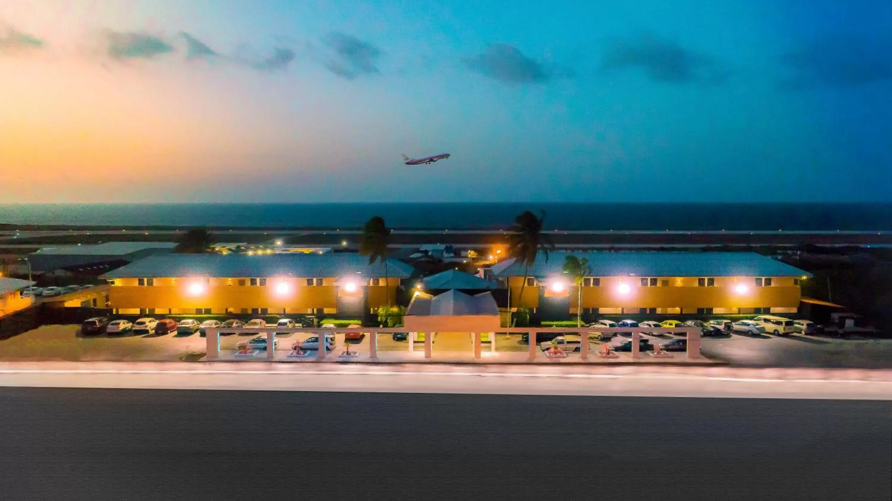 Facade/entrance in Curacao Airport Hotel