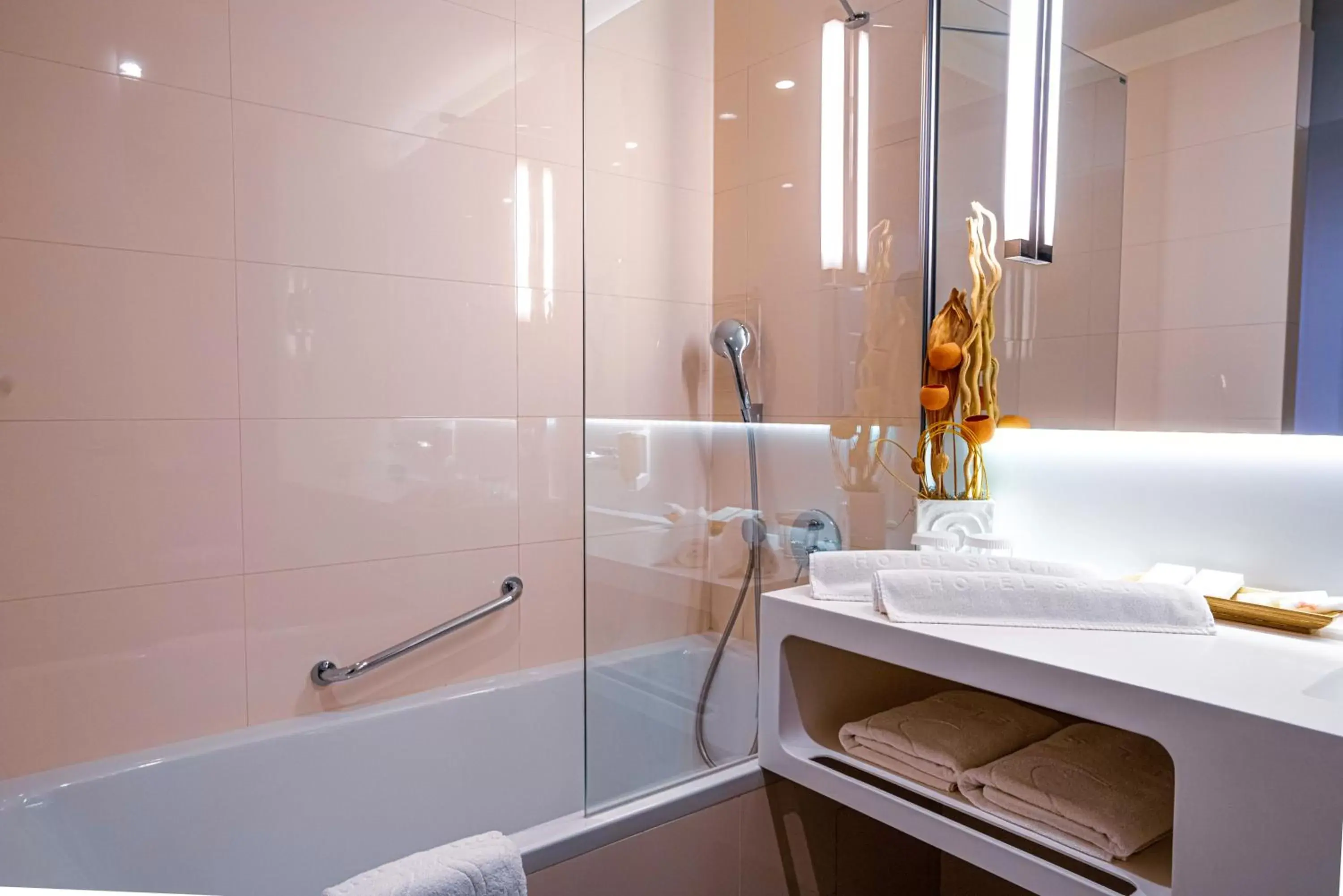 Shower, Bathroom in Hotel Split
