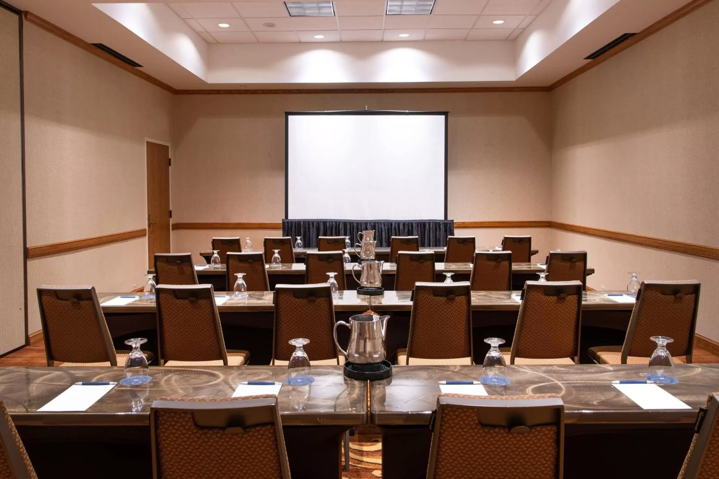 Meeting/conference room in Sheraton Minneapolis West Hotel