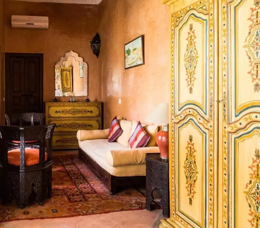 Bedroom, Seating Area in Riad Le Jardin de Lea, Suites & Spa