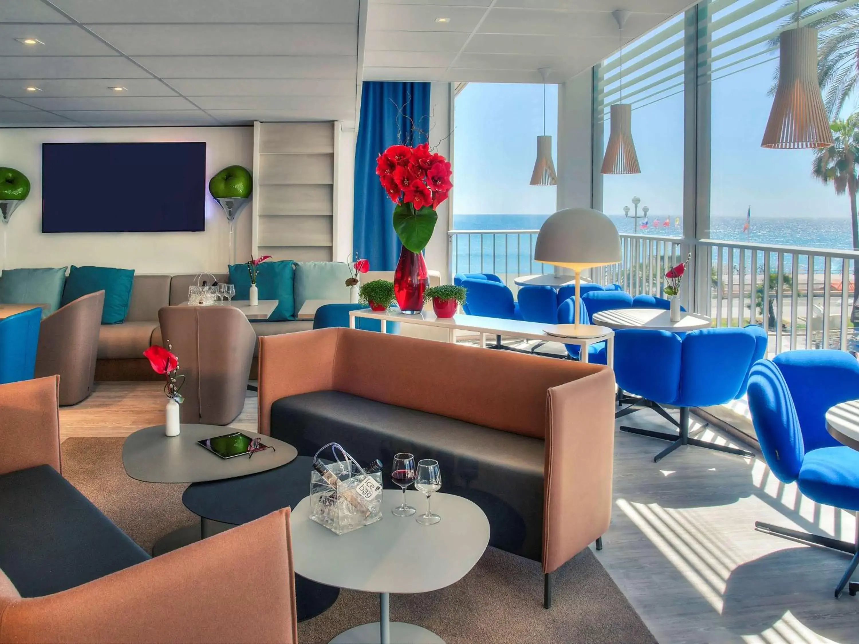 Lounge or bar in Mercure Nice Promenade Des Anglais