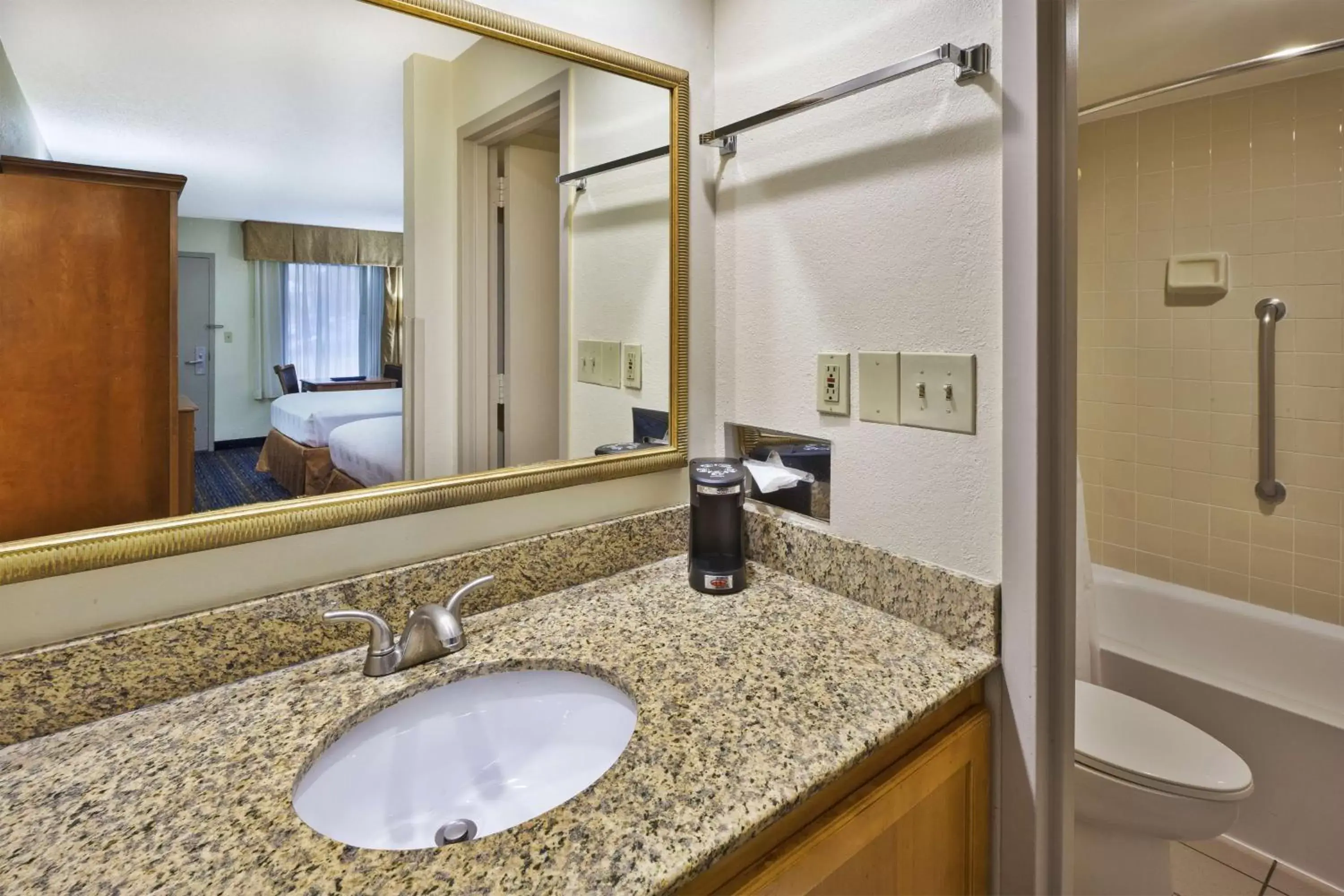 Bathroom in Best Western Dulles Airport Inn