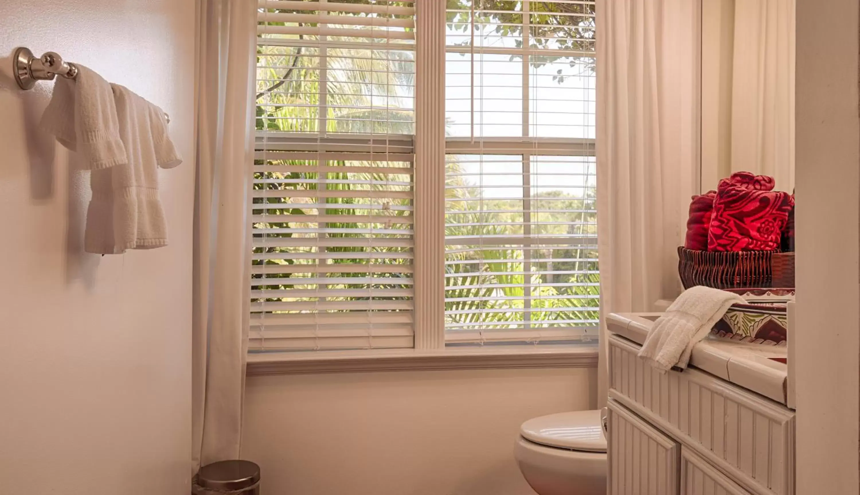 Bathroom, Nearby Landmark in The Caribbean Court Boutique Hotel