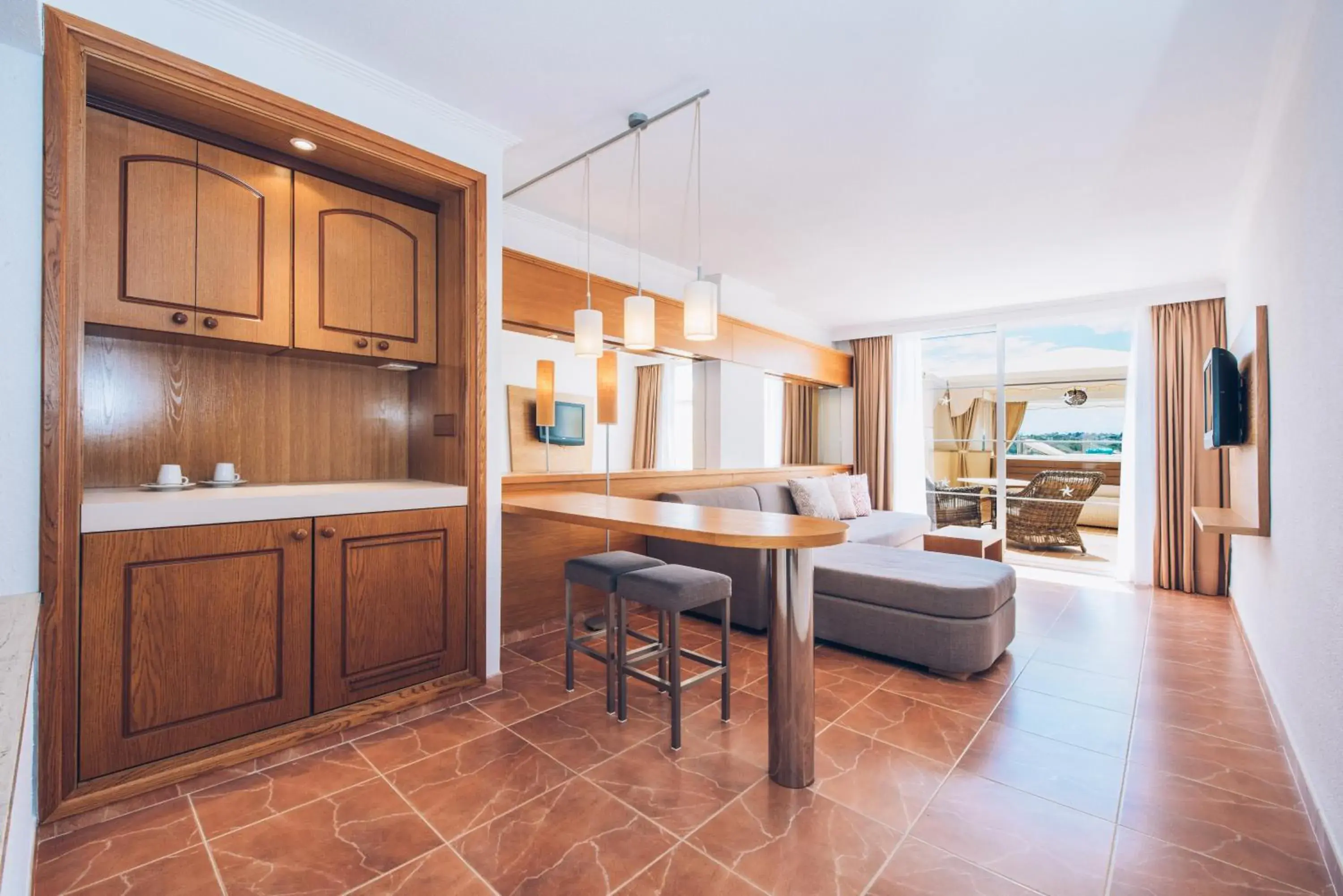 Photo of the whole room, Kitchen/Kitchenette in Iberostar Jardin del Sol Suites - Adults Only