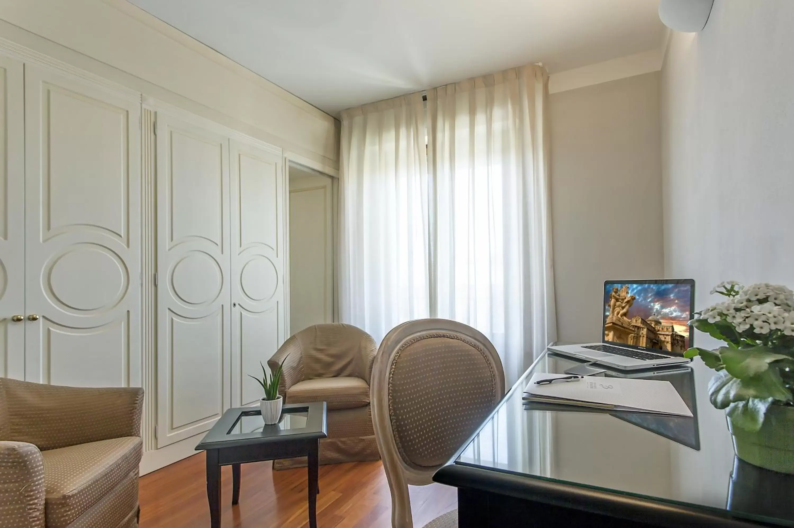 TV and multimedia, Seating Area in Grand Hotel Bonanno
