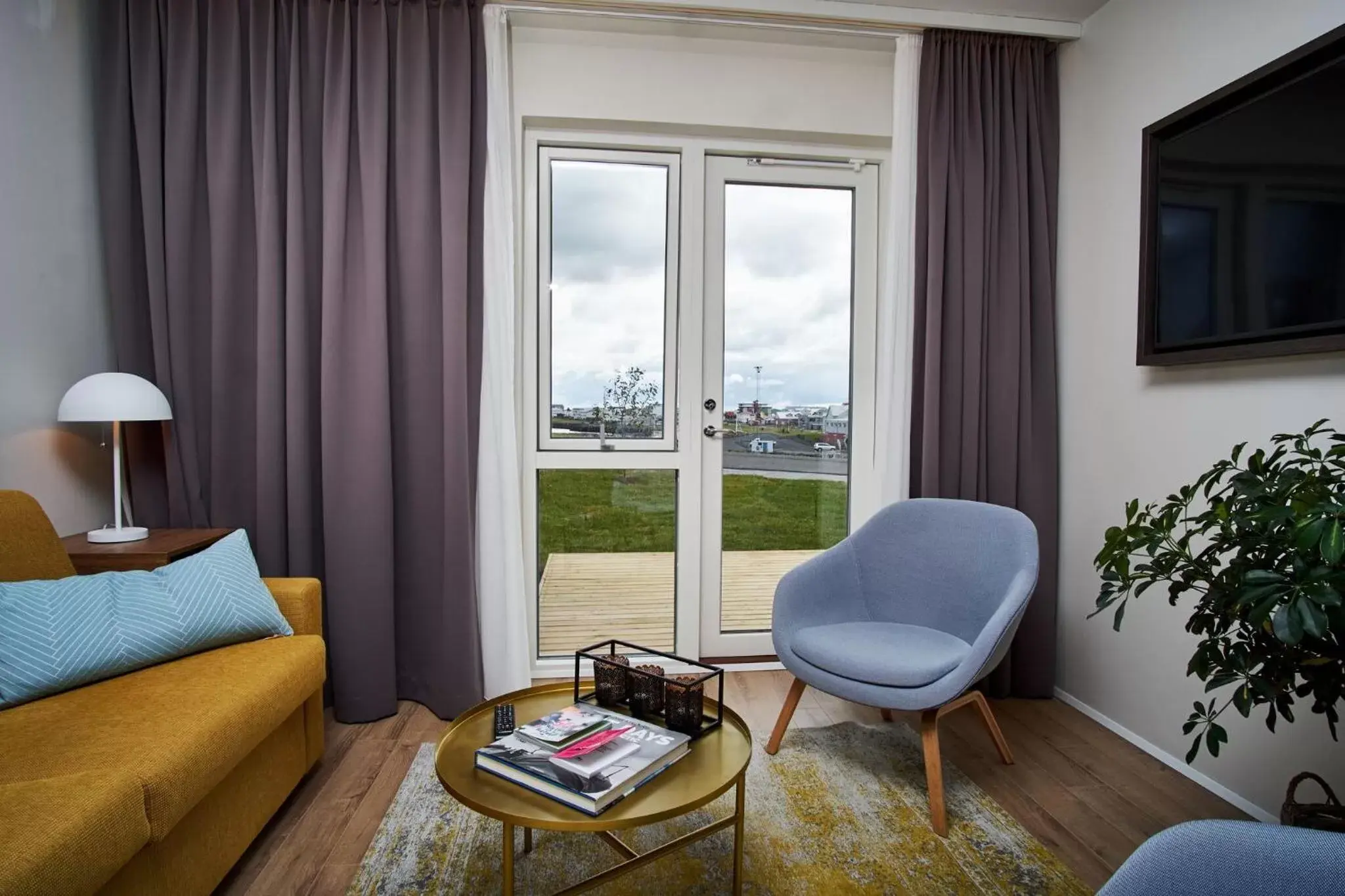 Living room, Seating Area in Hotel Berg by Keflavik Airport