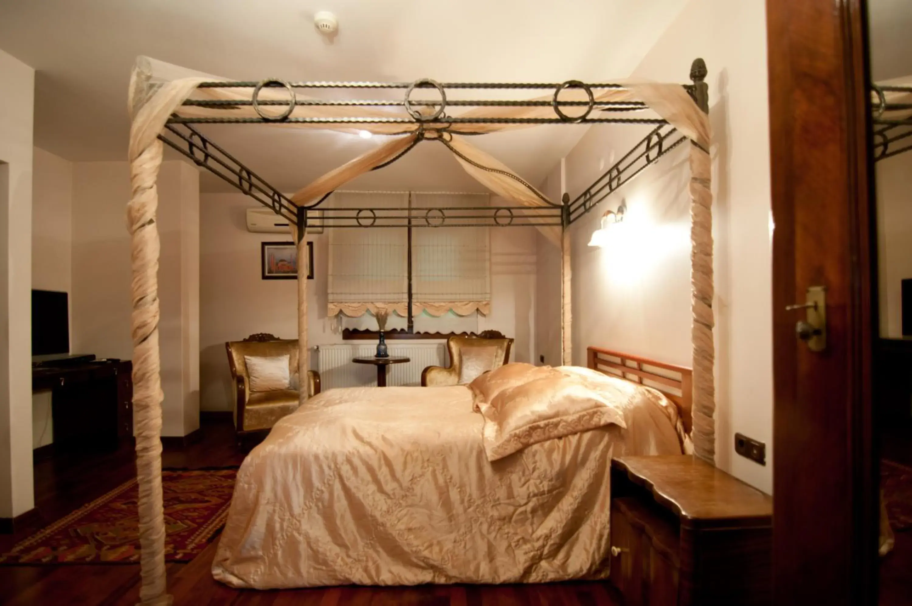 Massage, Bed in Villa Sphendone Suites Istanbul
