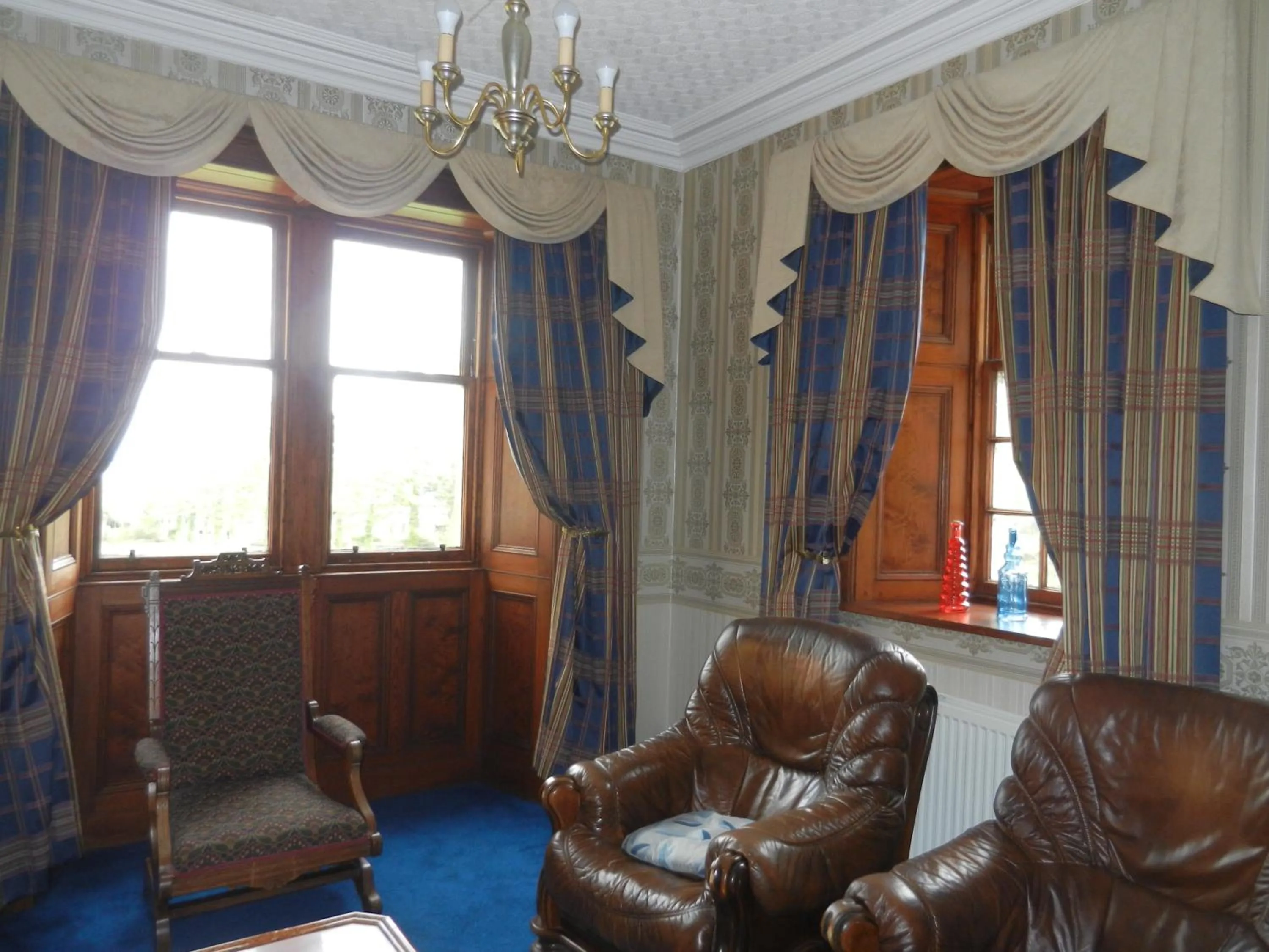 Seating area in Mansfield Castle Hotel