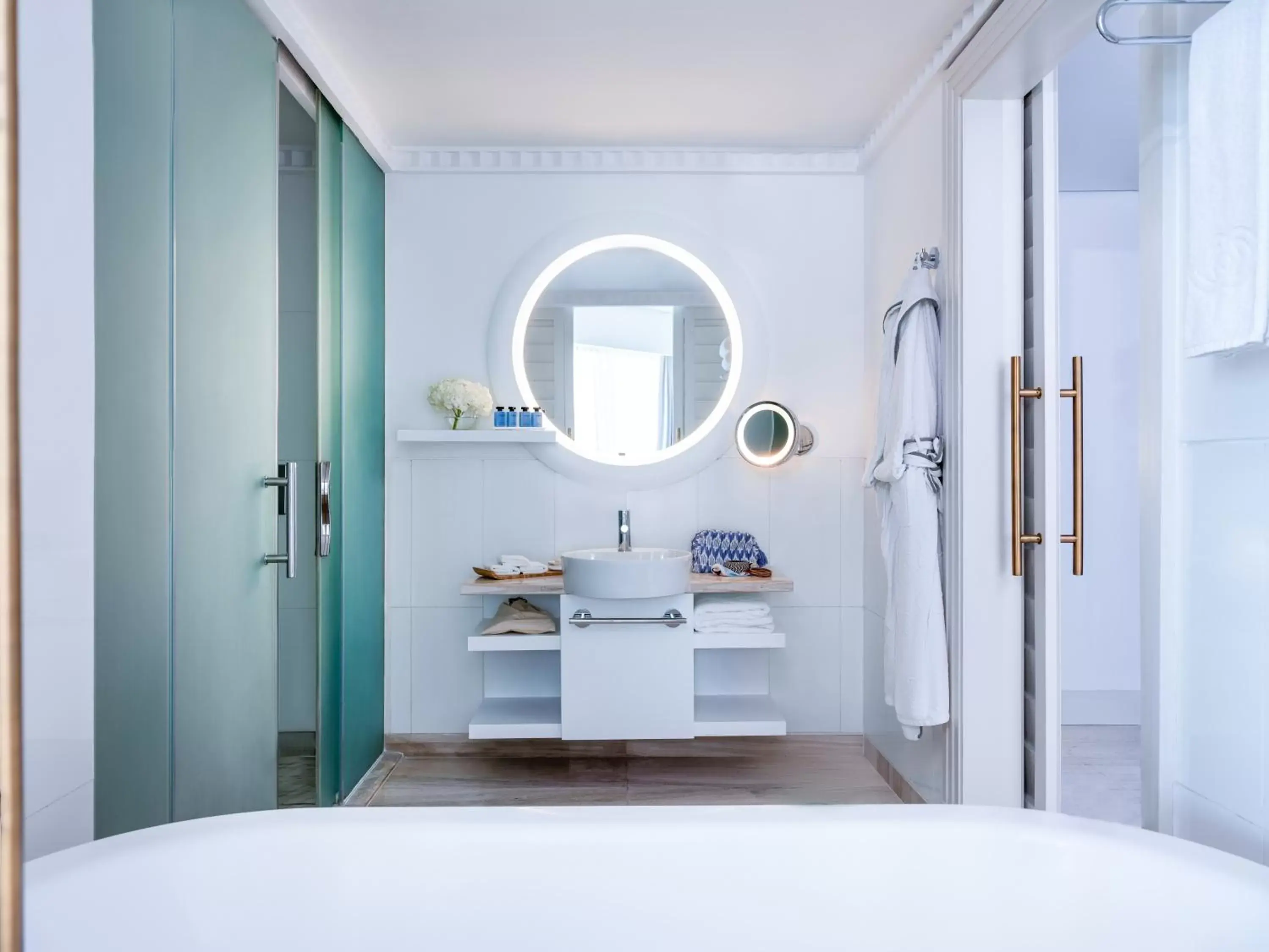 Toilet, Bathroom in Sofitel Dubai Jumeirah Beach