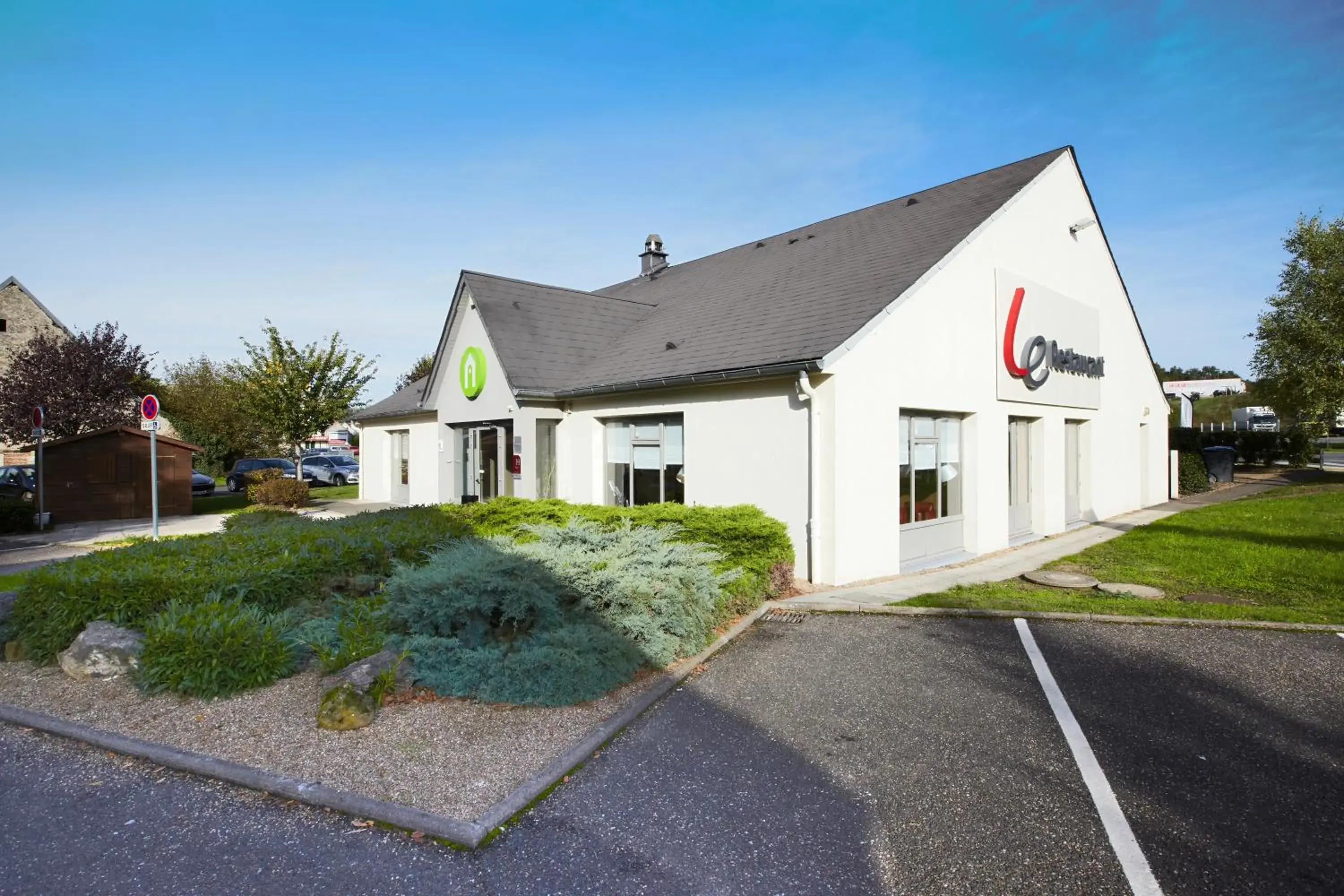 Facade/entrance, Property Building in Campanile Vierzon