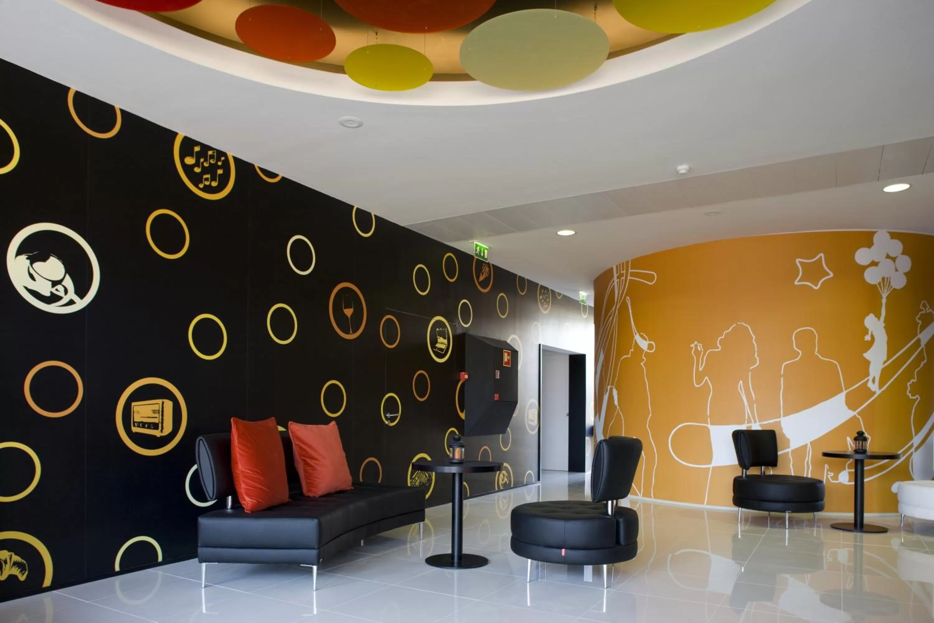 Lounge or bar in Star Inn Porto