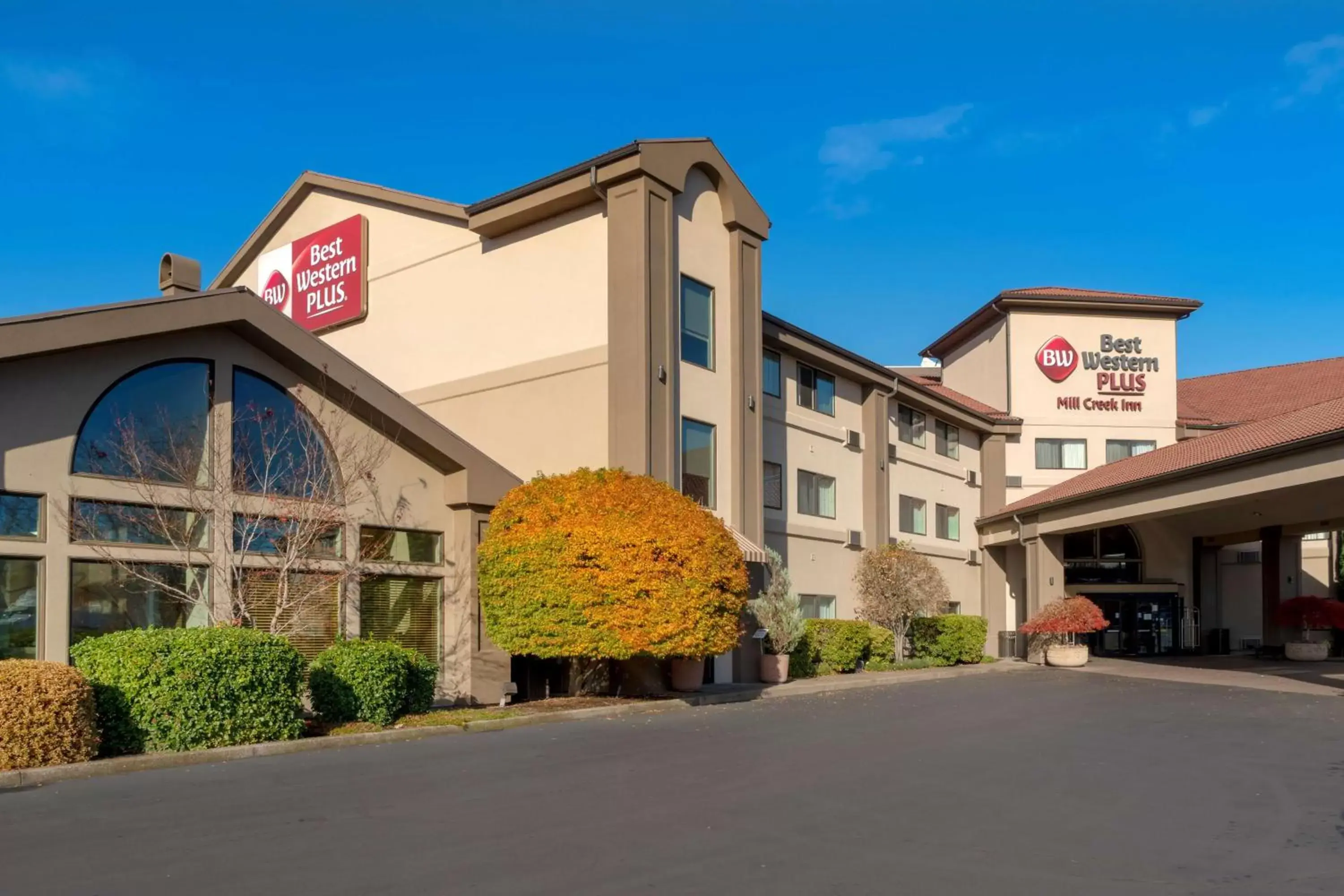 Property Building in Best Western Plus Mill Creek Inn