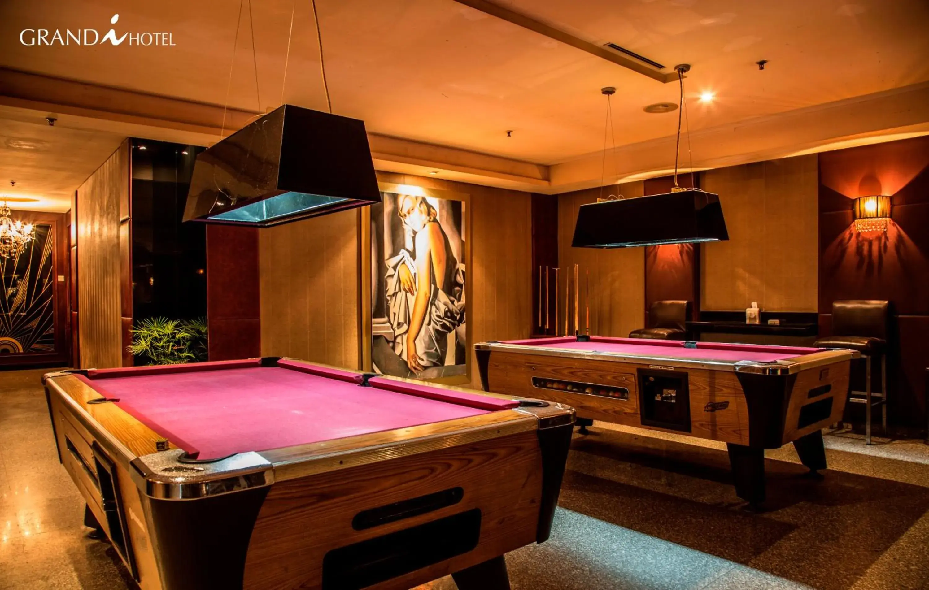 Billiard, Billiards in I Hotel