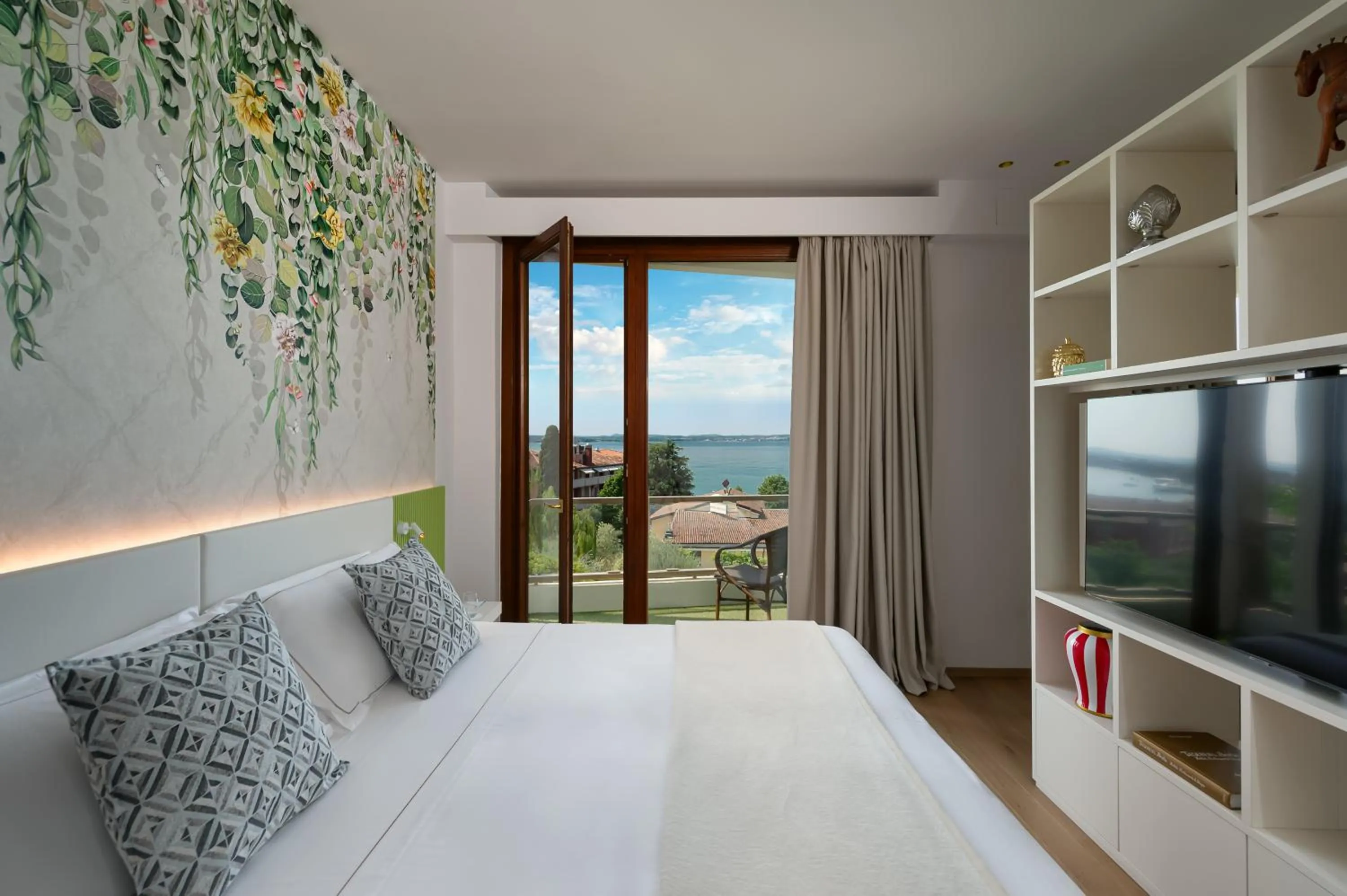 TV and multimedia, Bed in Olivi Hotel & Natural Spa