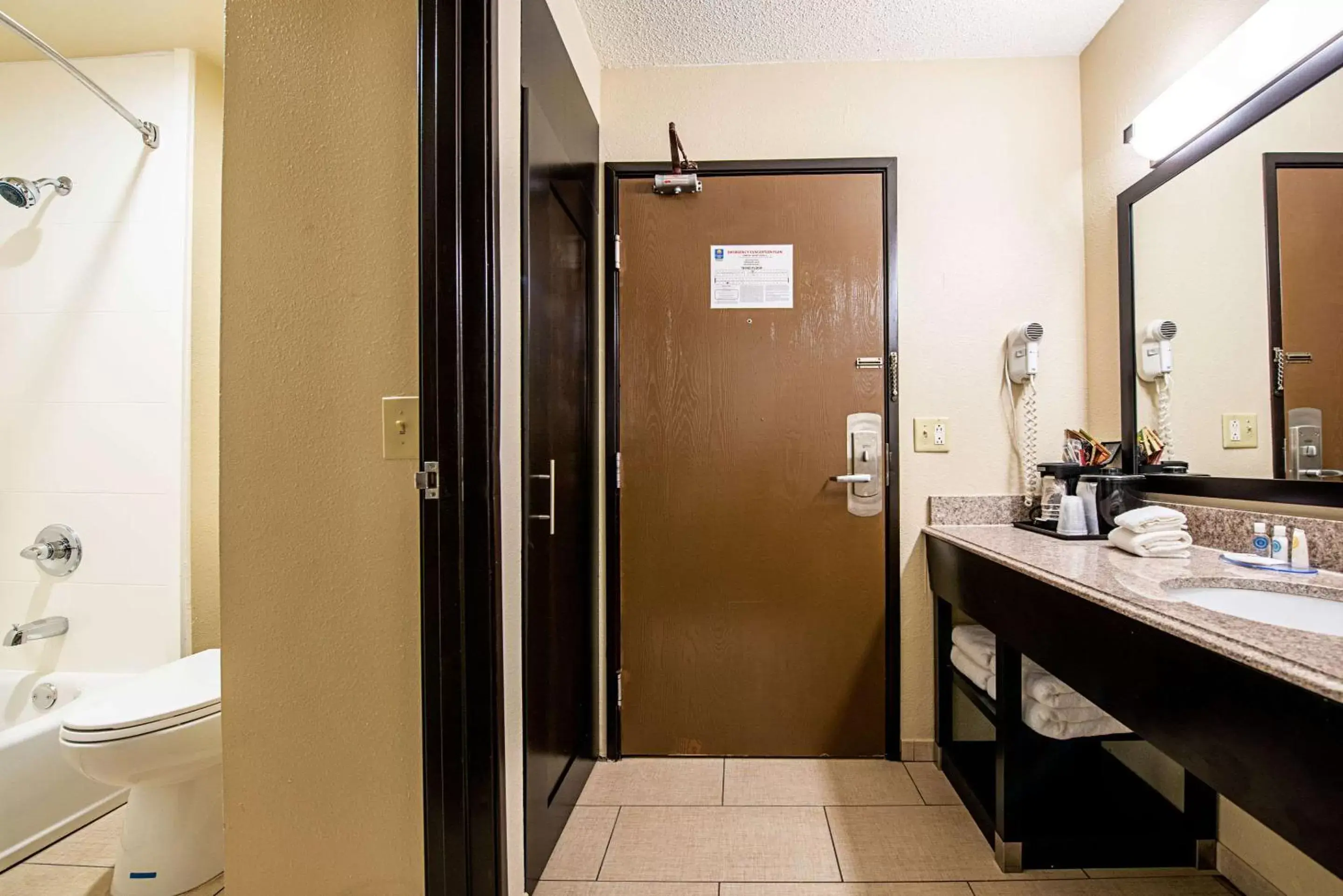 Photo of the whole room, Bathroom in Comfort Inn Matteson - Chicago