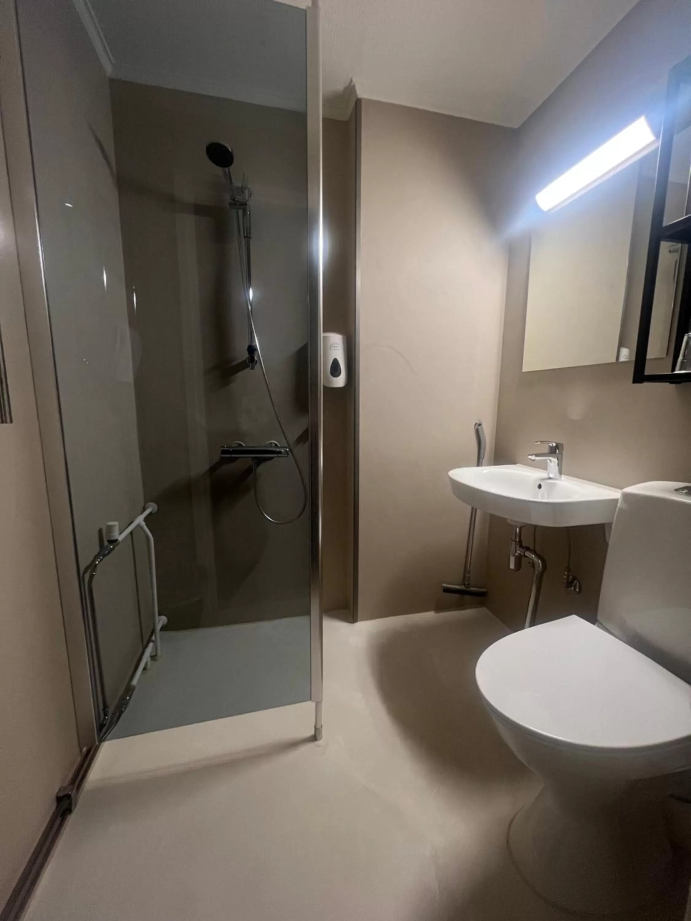 Toilet in Hotel Amado