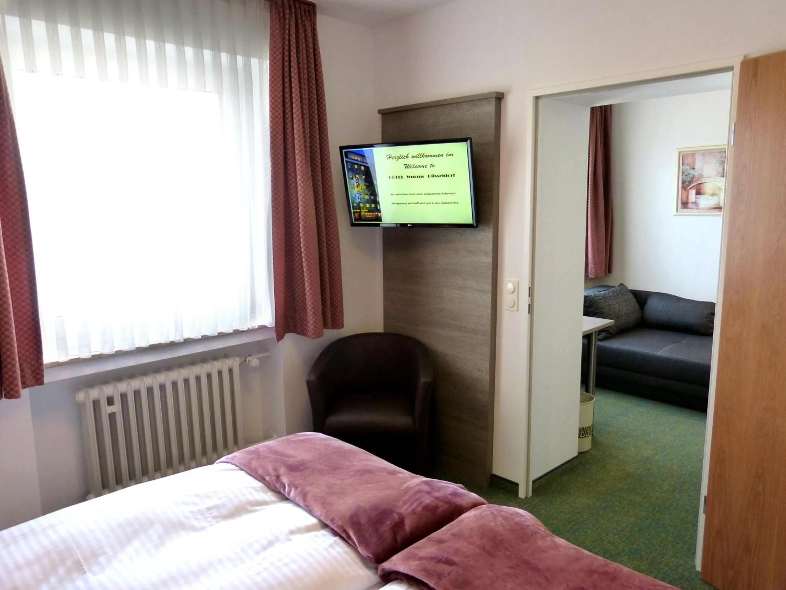 TV and multimedia, Bed in Hotel Wurms