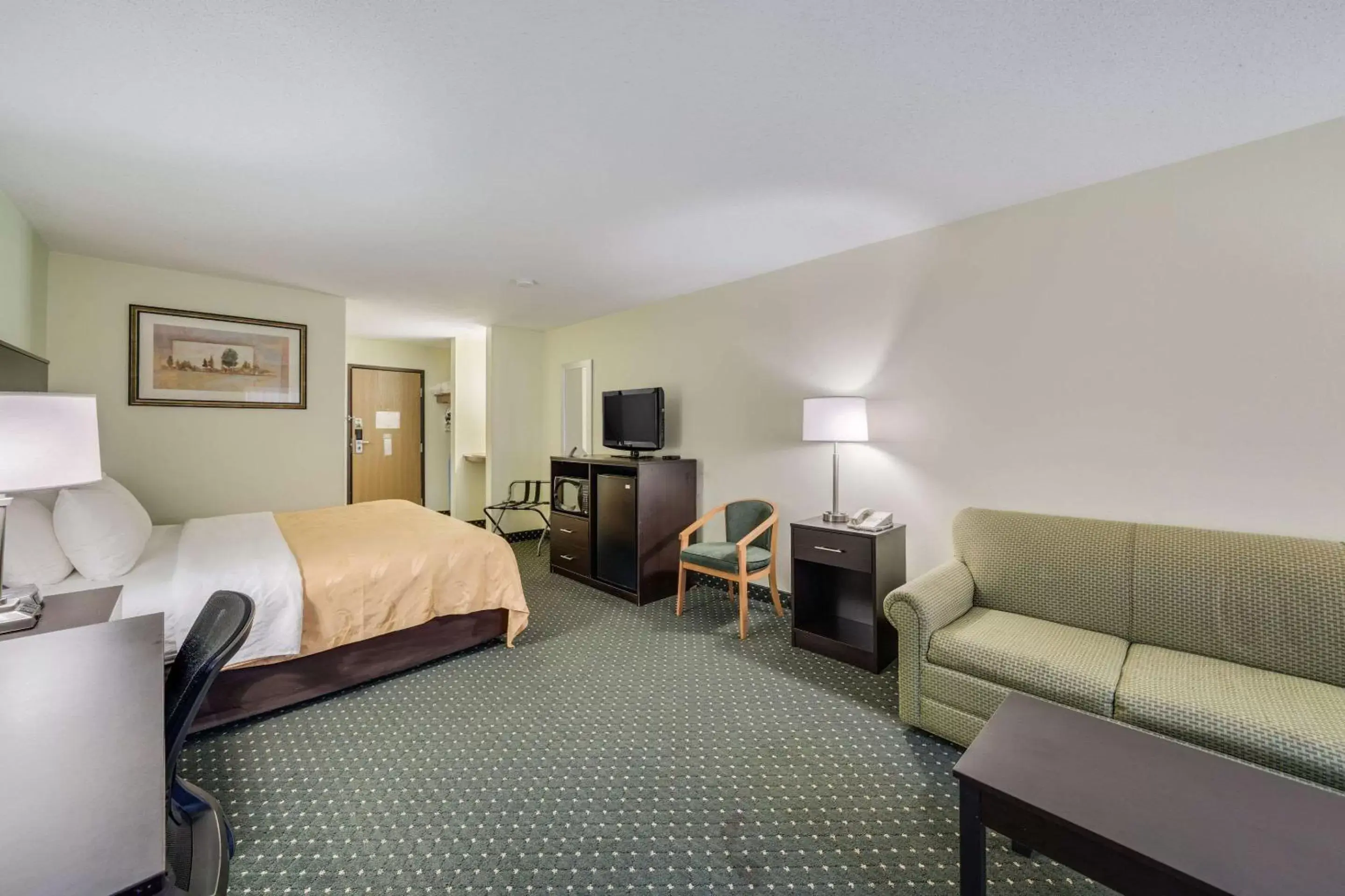 Photo of the whole room in Quality Inn & Suites South