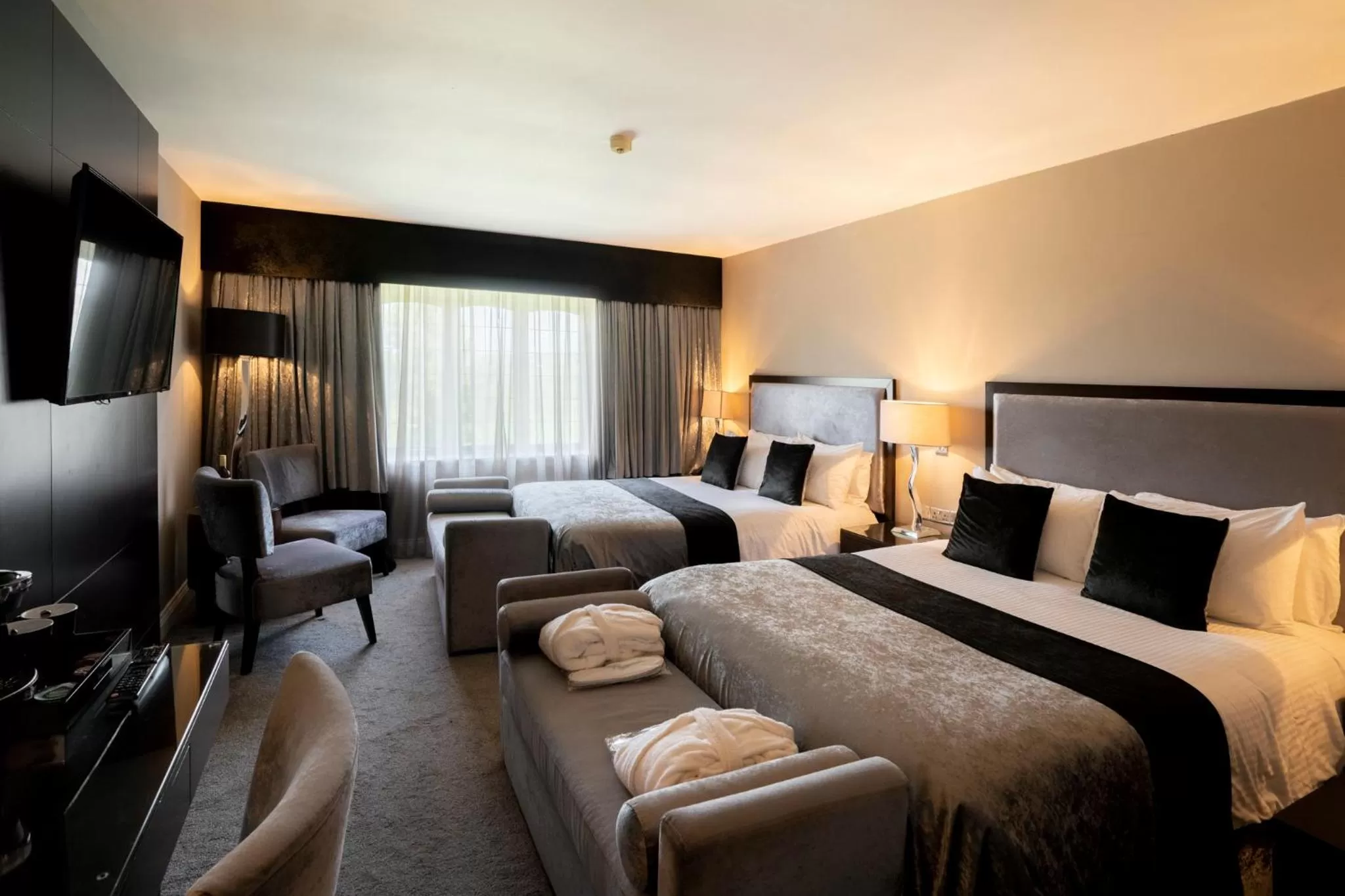 Bed in Derwent Manor Boutique Hotel