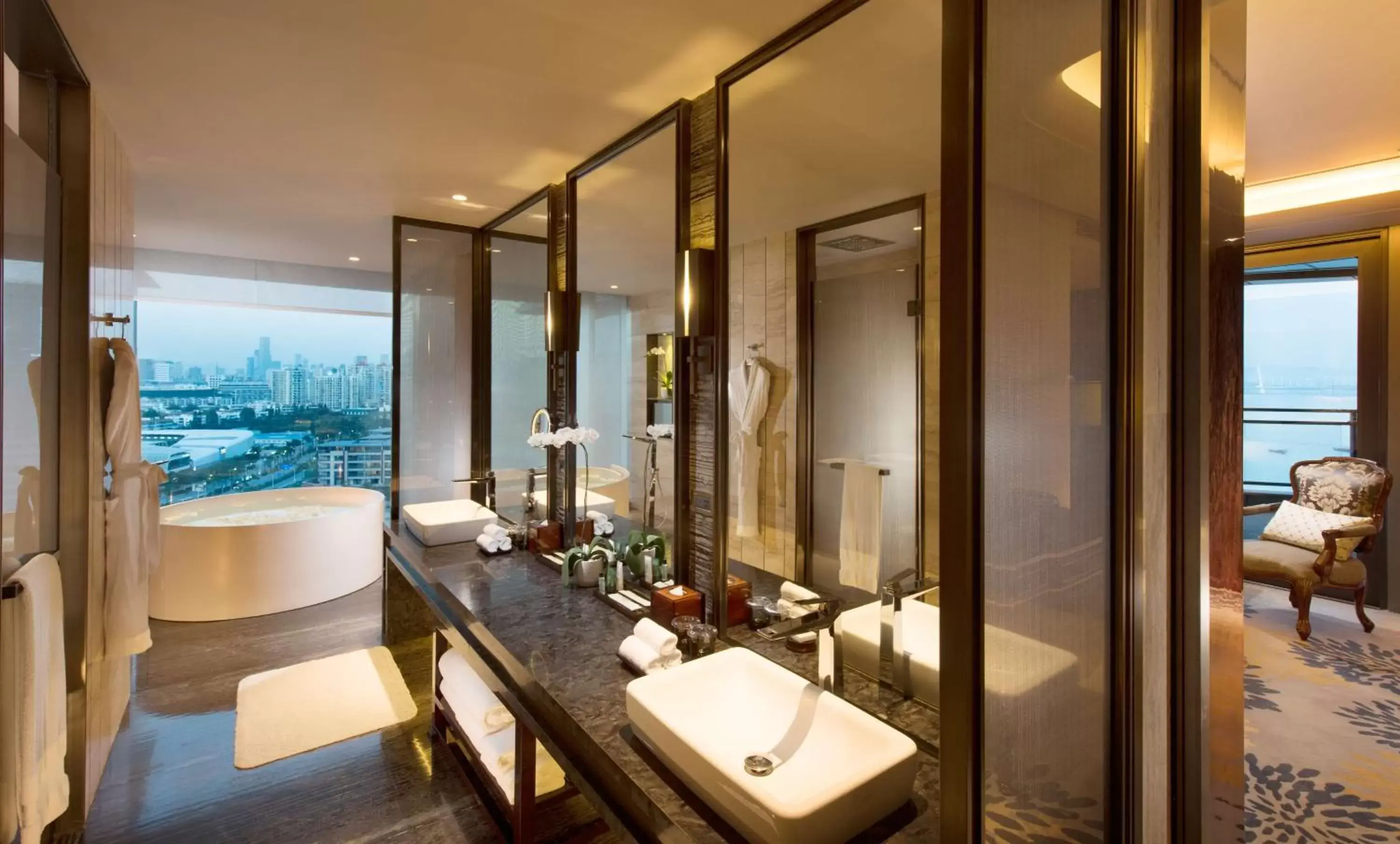 Bathroom in Hilton Shenzhen Shekou Nanhai