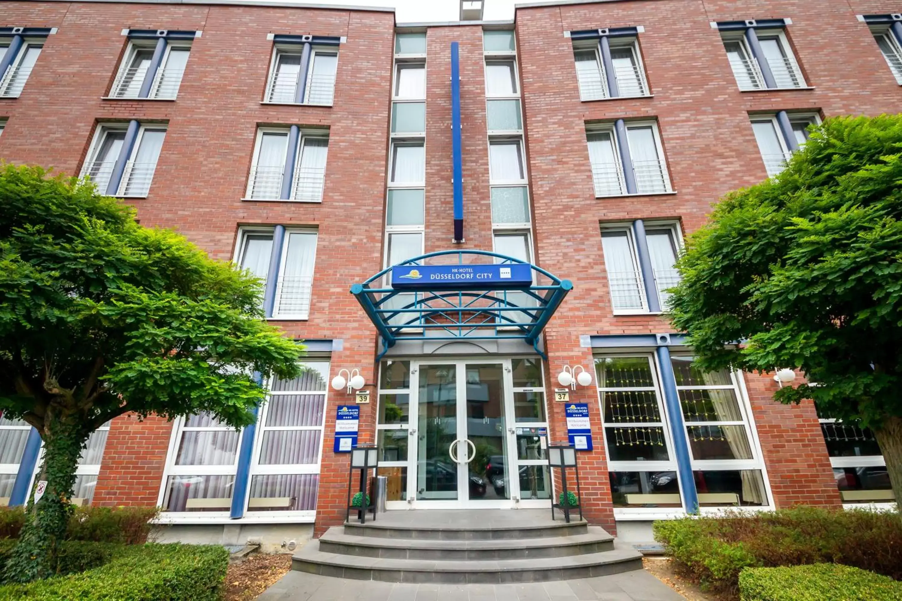 Facade/entrance, Property Building in HK Hotel Düsseldorf City