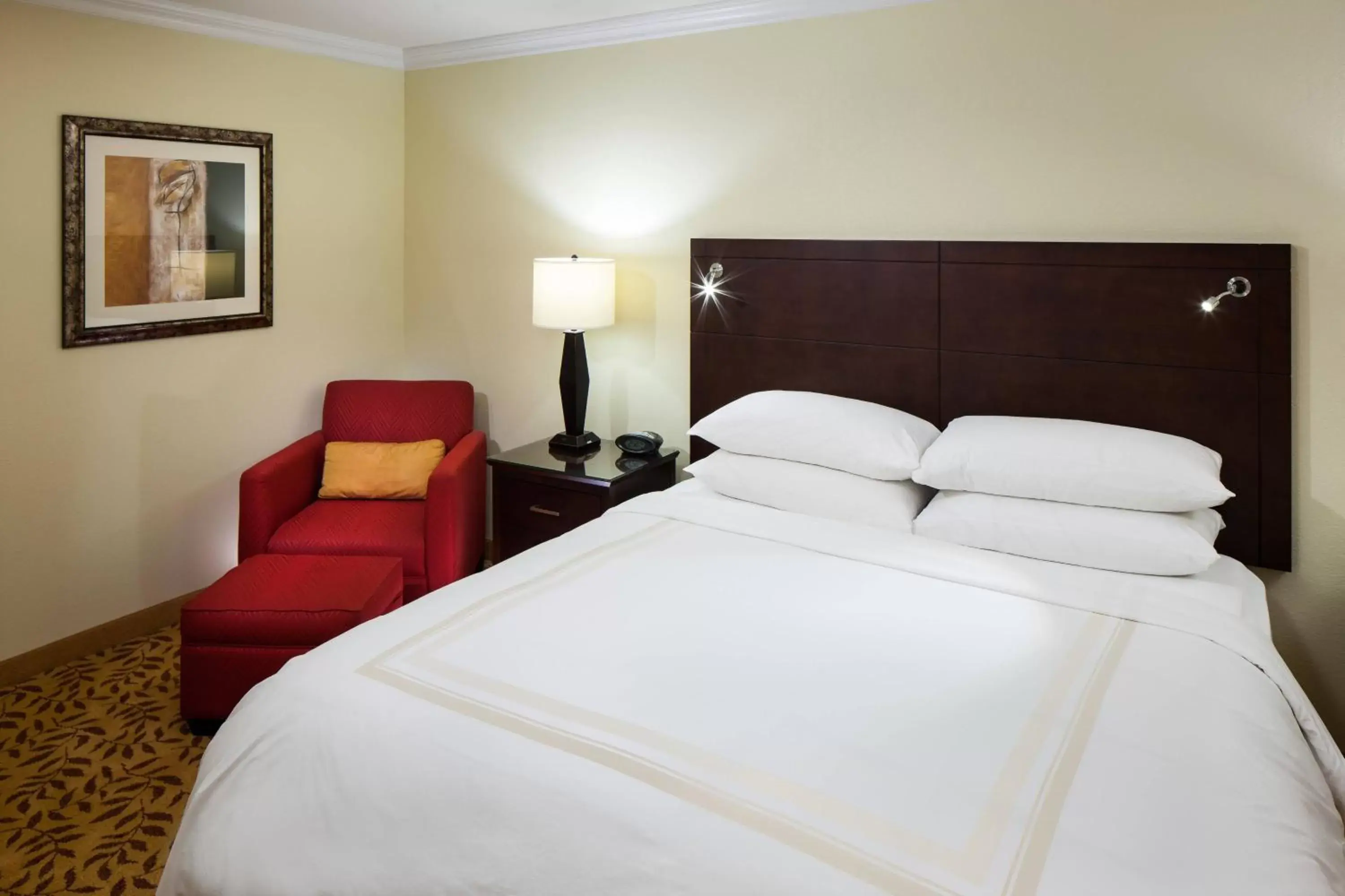 Bedroom, Bed in Houston Marriott Energy Corridor