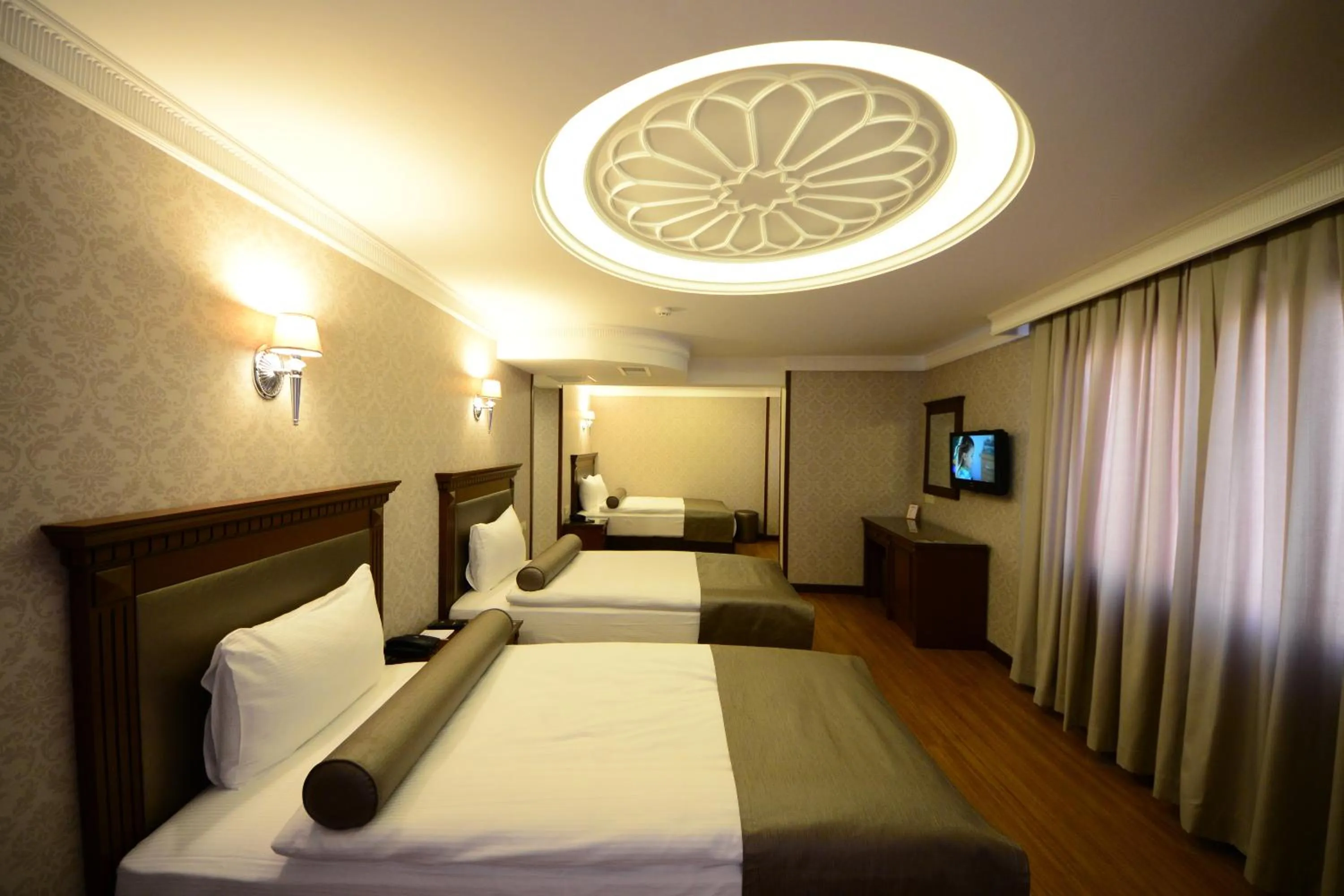 Photo of the whole room, Bed in Grand Bazaar Hotel