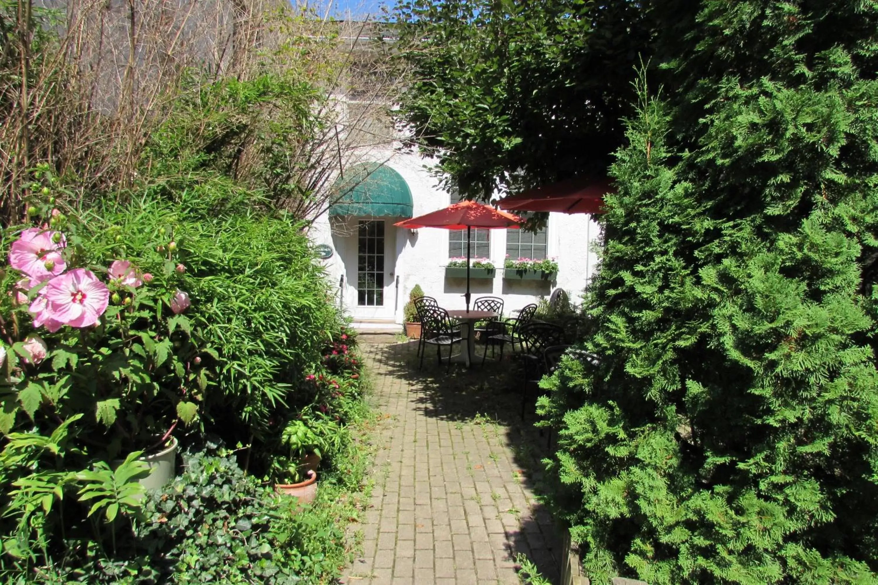 Garden view, Property Building in Blairpen House Country Inn