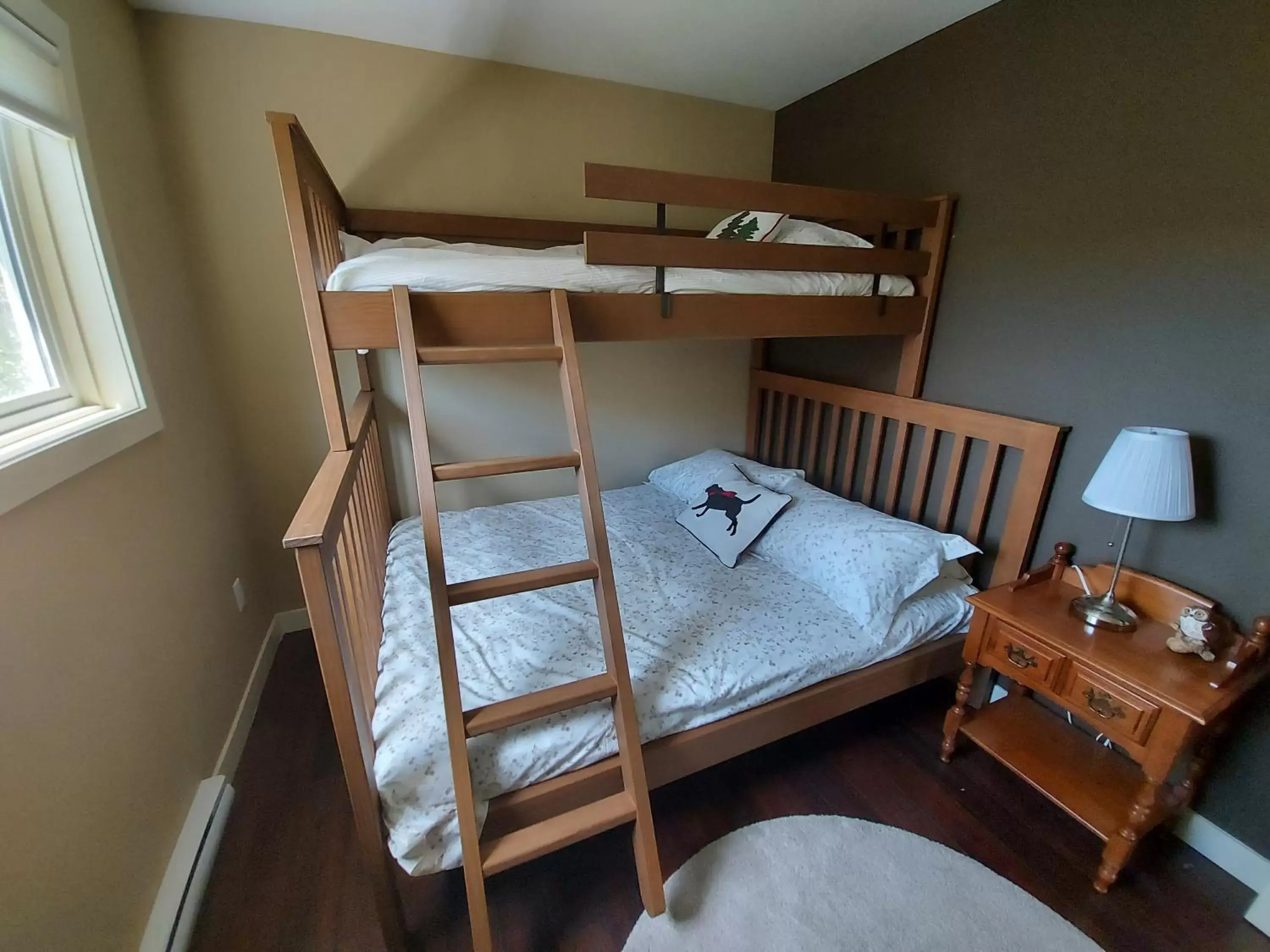 Bedroom, Bunk Bed in The Poplar Inn