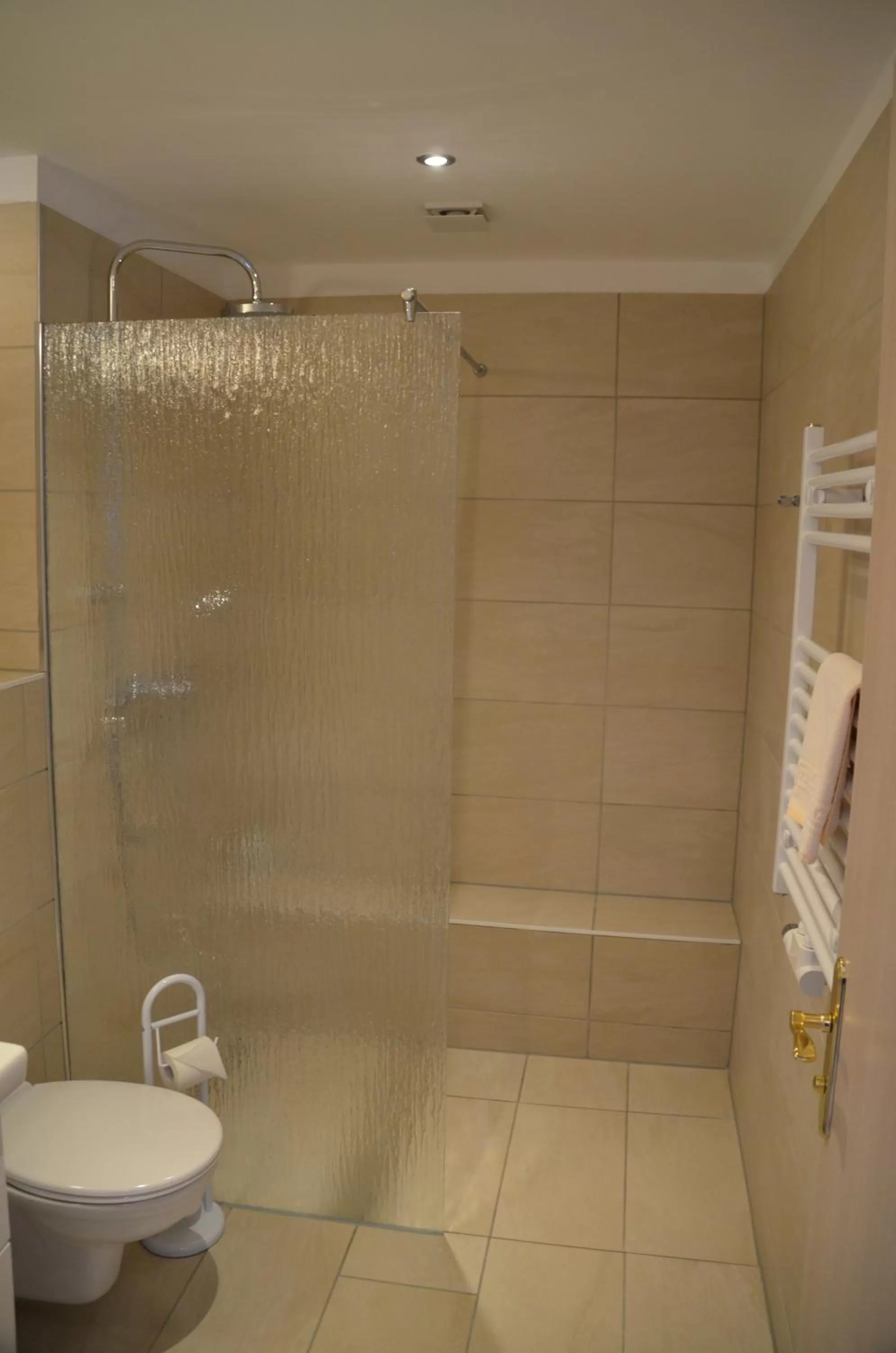 Bathroom in Landgasthof Zur Goldenen Aue