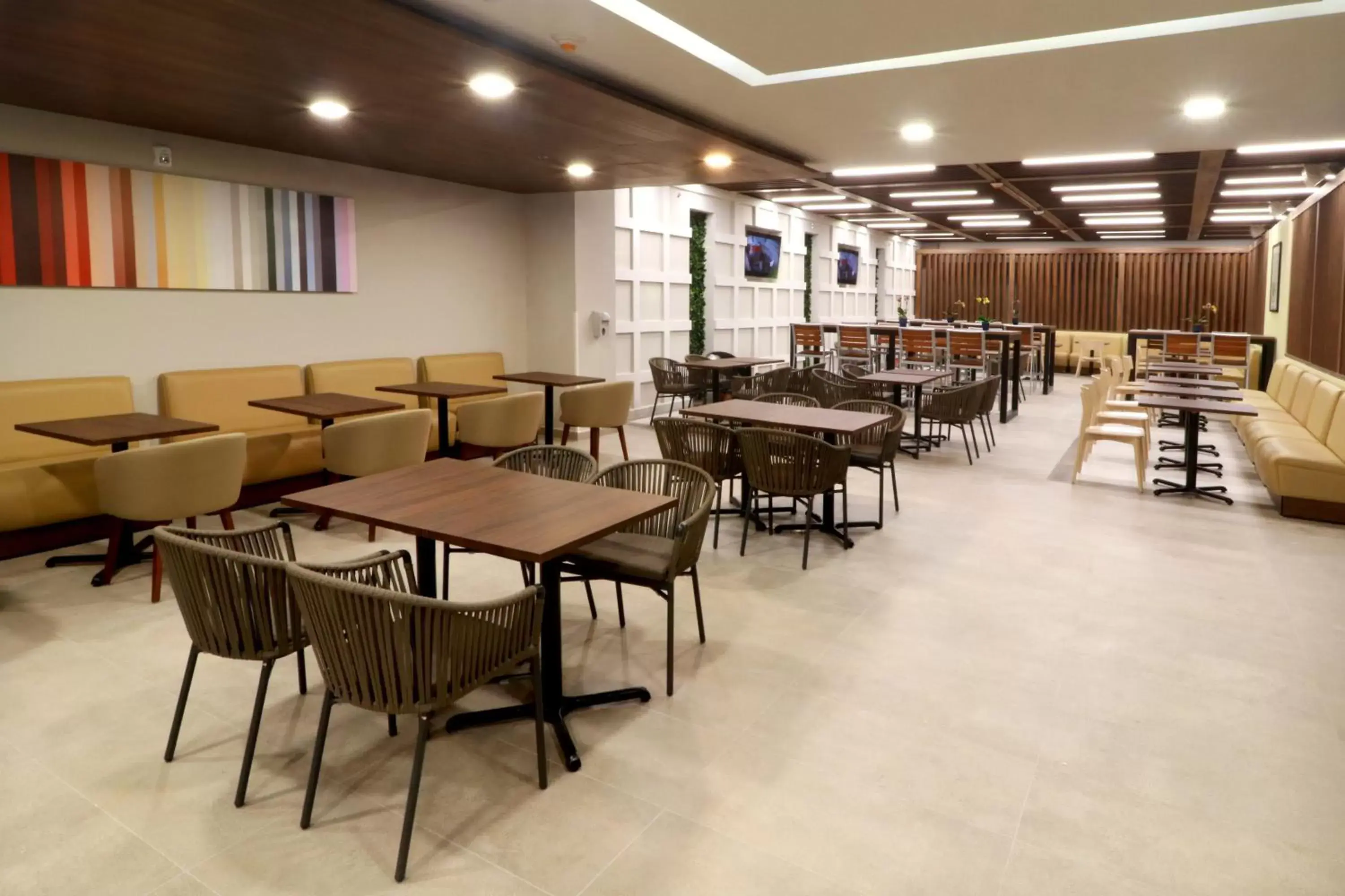 Breakfast, Restaurant/Places to Eat in Holiday Inn Express & Suites - Playa del Carmen, an IHG Hotel