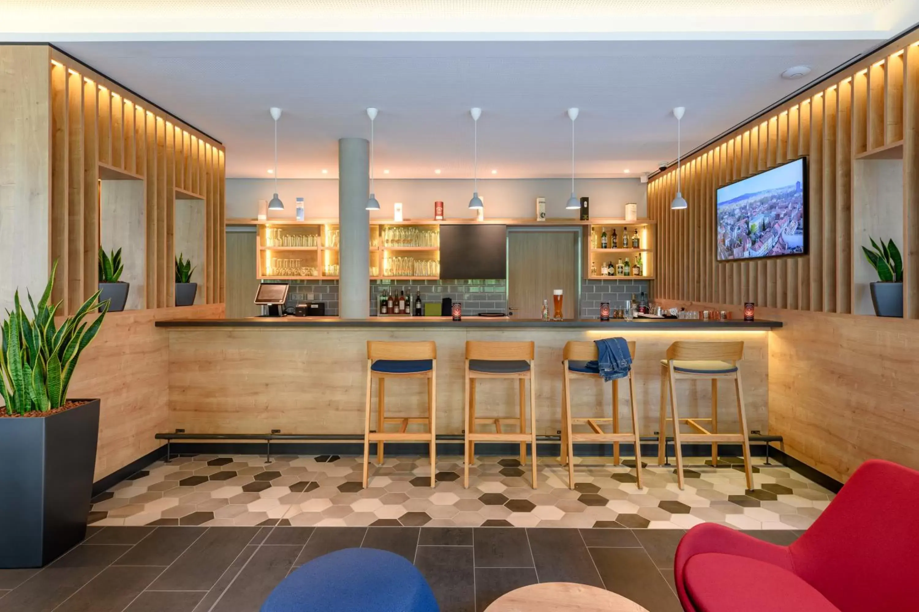 Lounge or bar, Lounge/Bar in Holiday Inn Express - Goettingen, an IHG Hotel