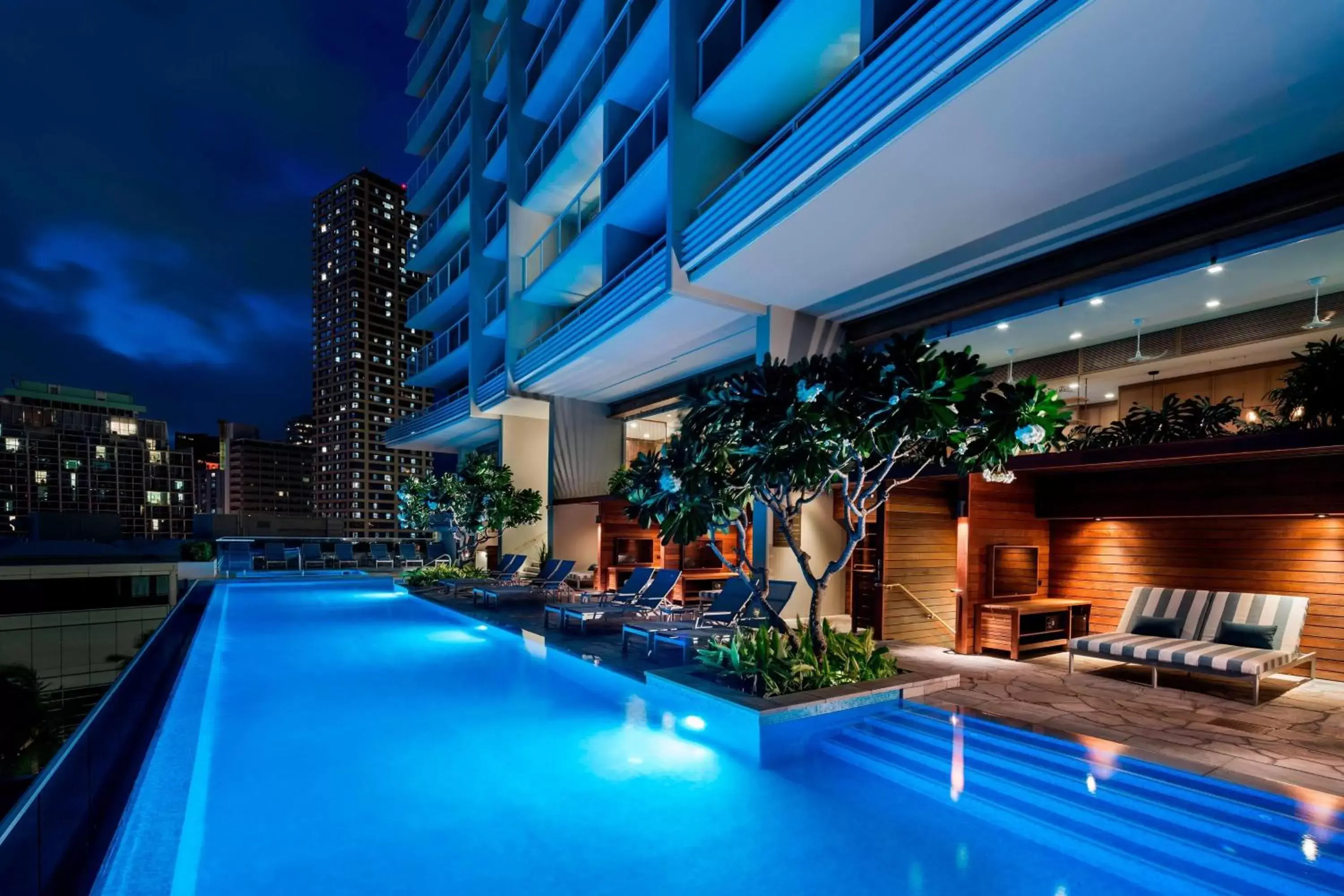 Swimming Pool in The Ritz-Carlton Residences, Waikiki Beach Hotel
