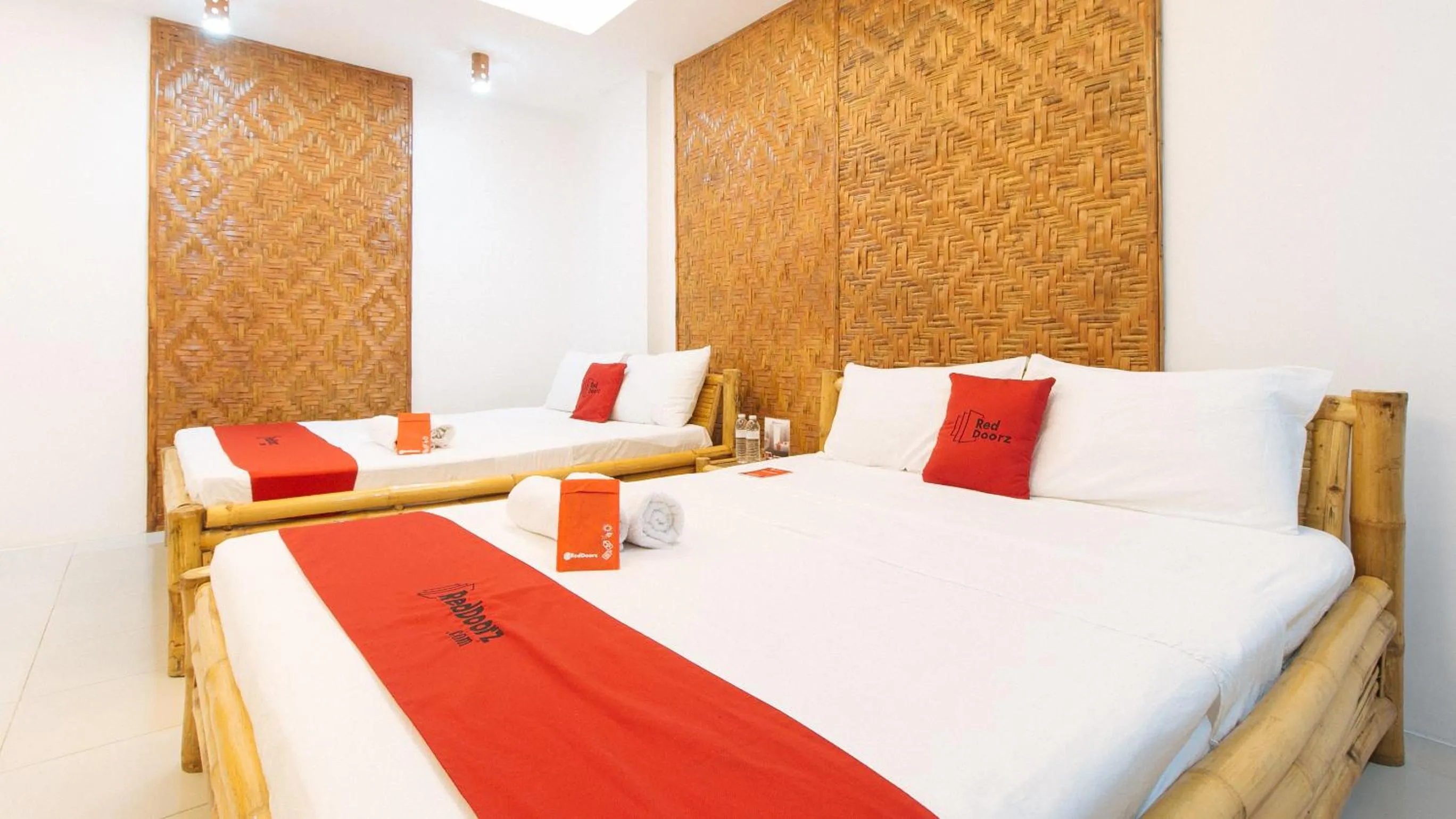 Photo of the whole room, Bed in RedDoorz at DBuilders Rooms Ph1 Taguig