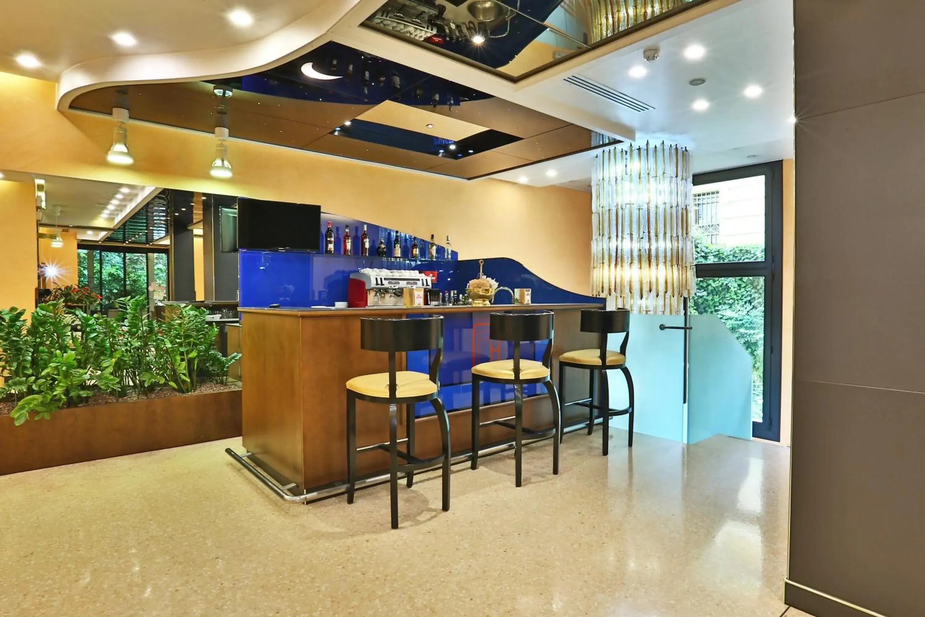 Lounge or bar in Central Park Hotel Modena Lounge or bar in Central Park Hotel Modena