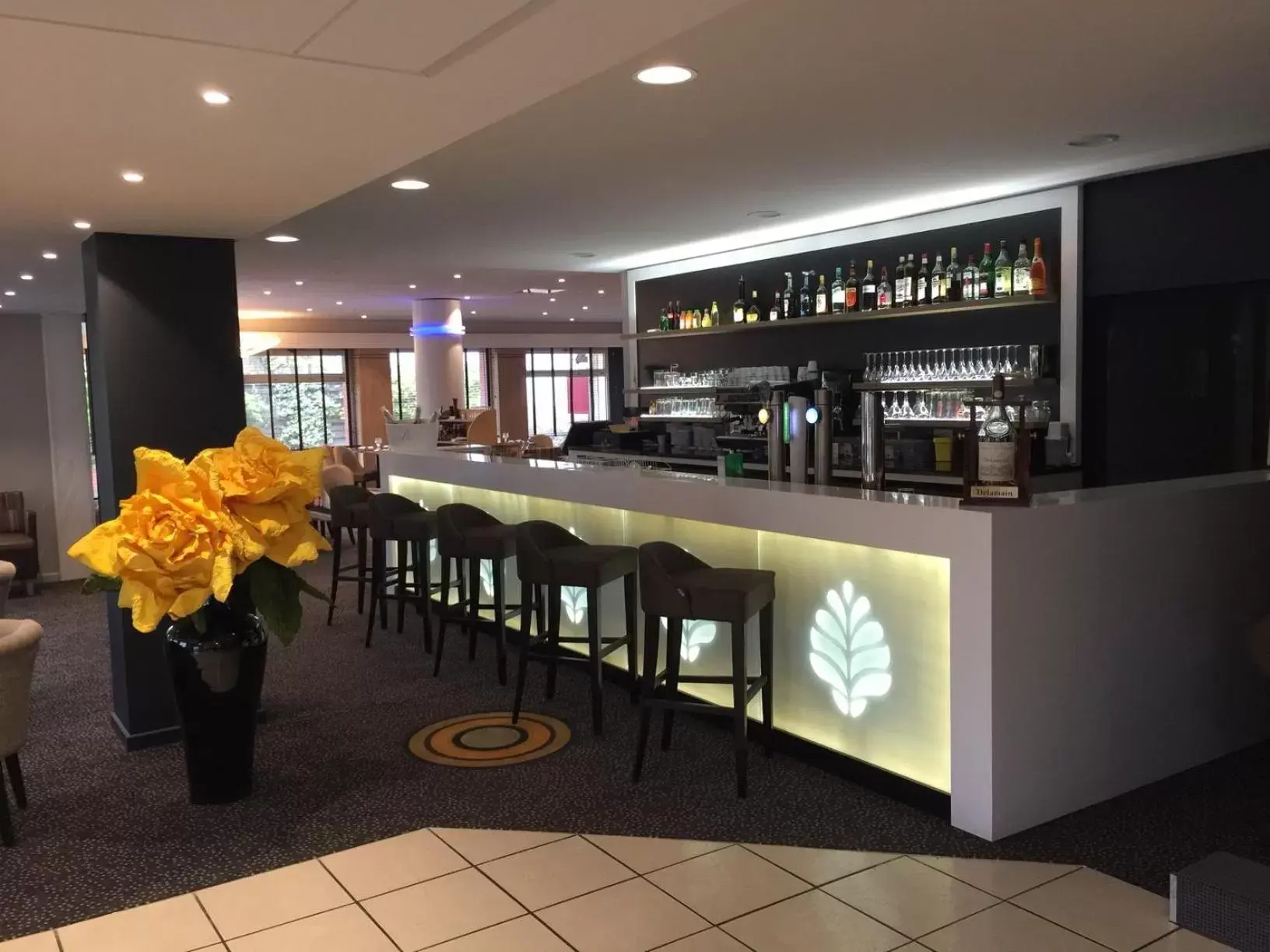 Lounge or bar, Lounge/Bar in Hostellerie Saint Vincent Beauvais Aeroport