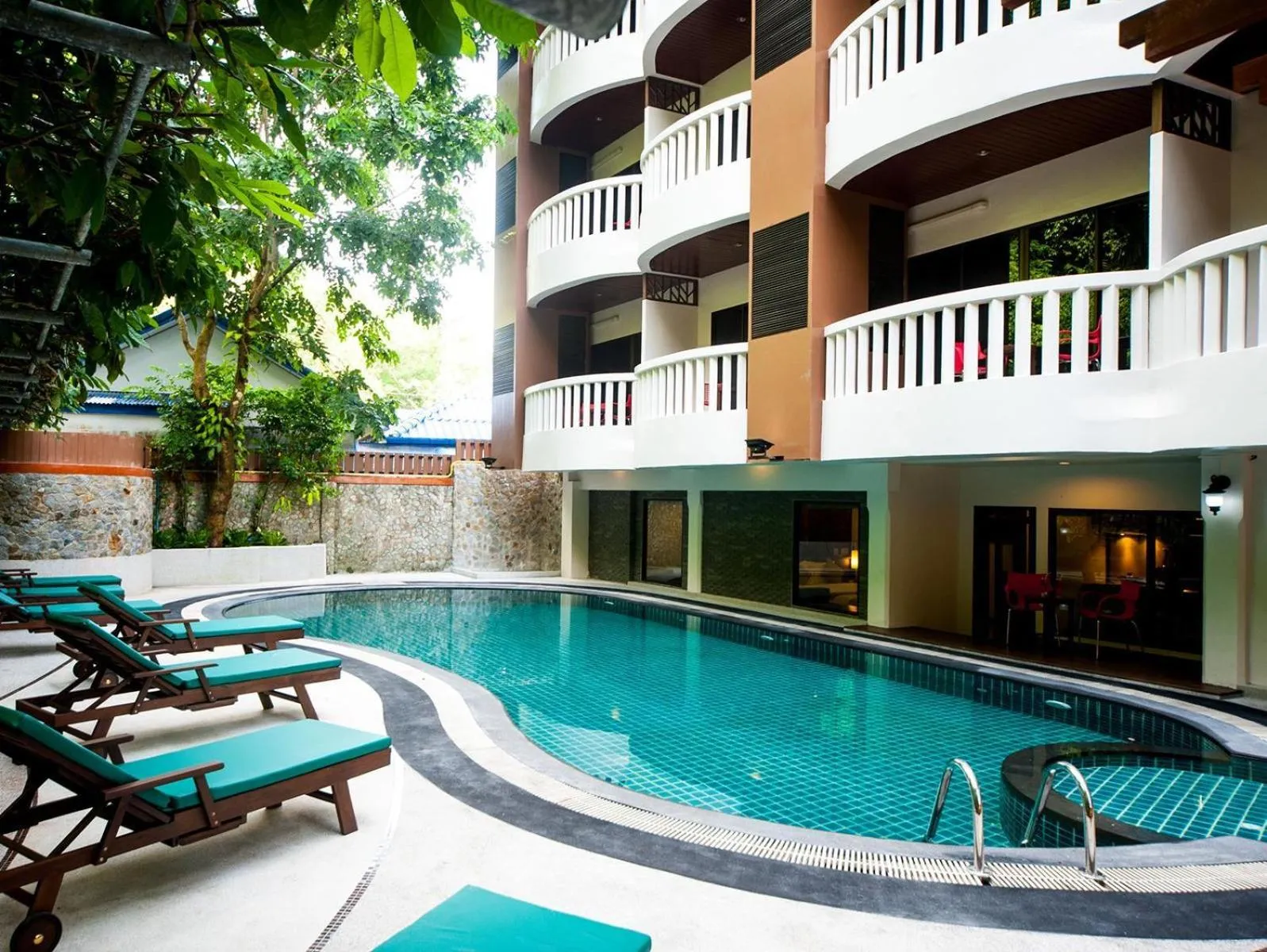 Property building in Ratana Hill Patong