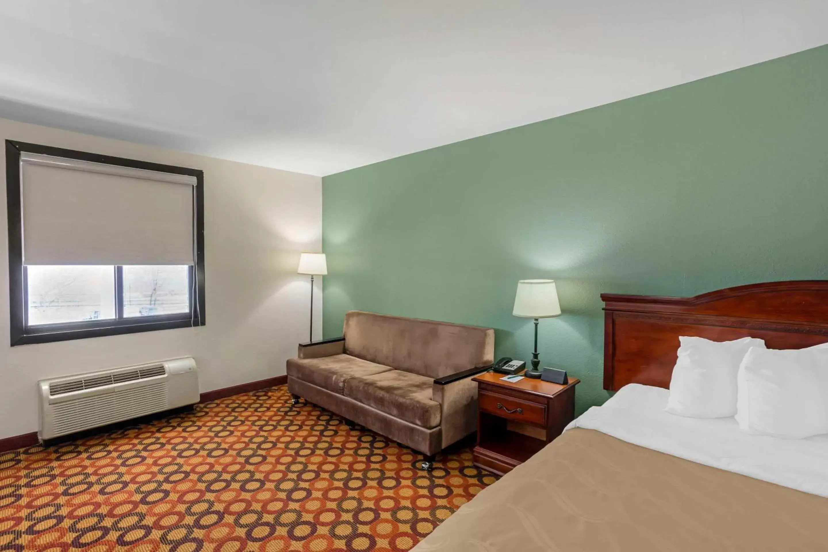 Bedroom in Quality Inn Riverview Enola-Harrisburg