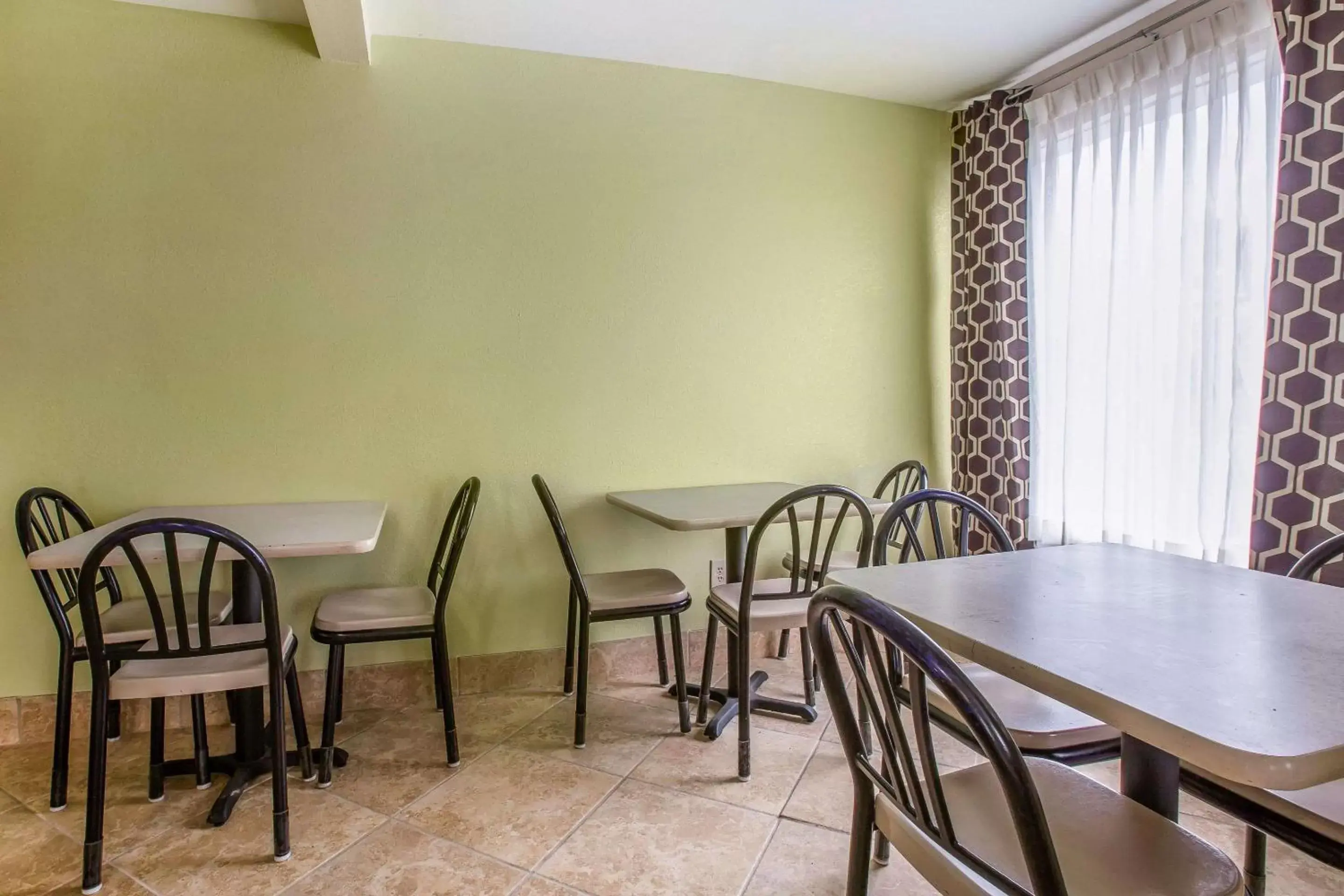 Restaurant/places to eat in Rodeway Inn Restaurant/places to eat in Rodeway Inn