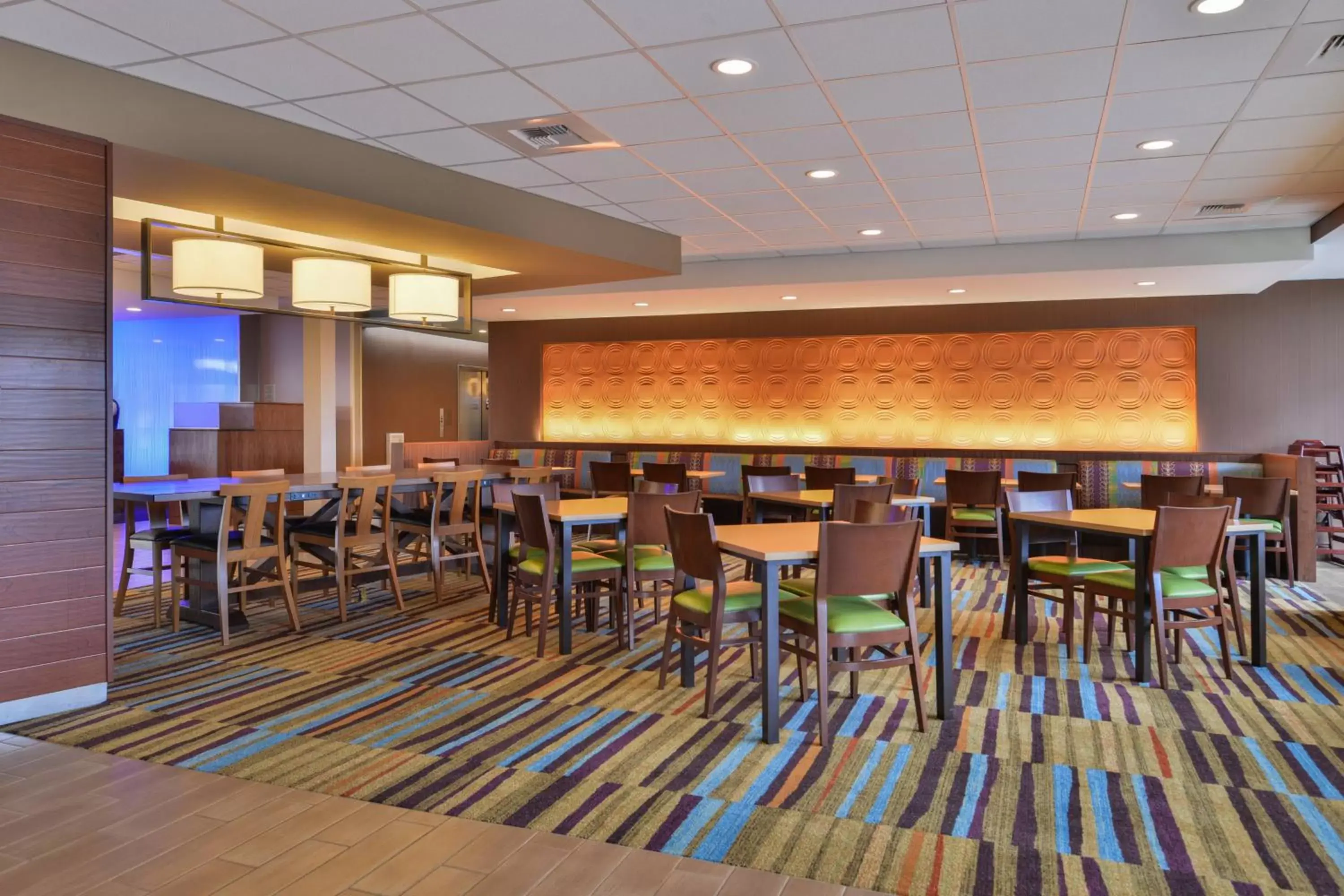 Breakfast, Restaurant/Places to Eat in Fairfield Inn & Suites by Marriott Eugene East/Springfield